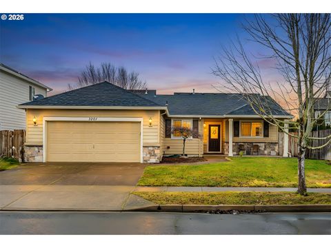 3201 OXFORD ST Woodburn OR 97071