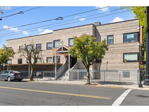 435 NE EVANS ST McMinnville OR 97128