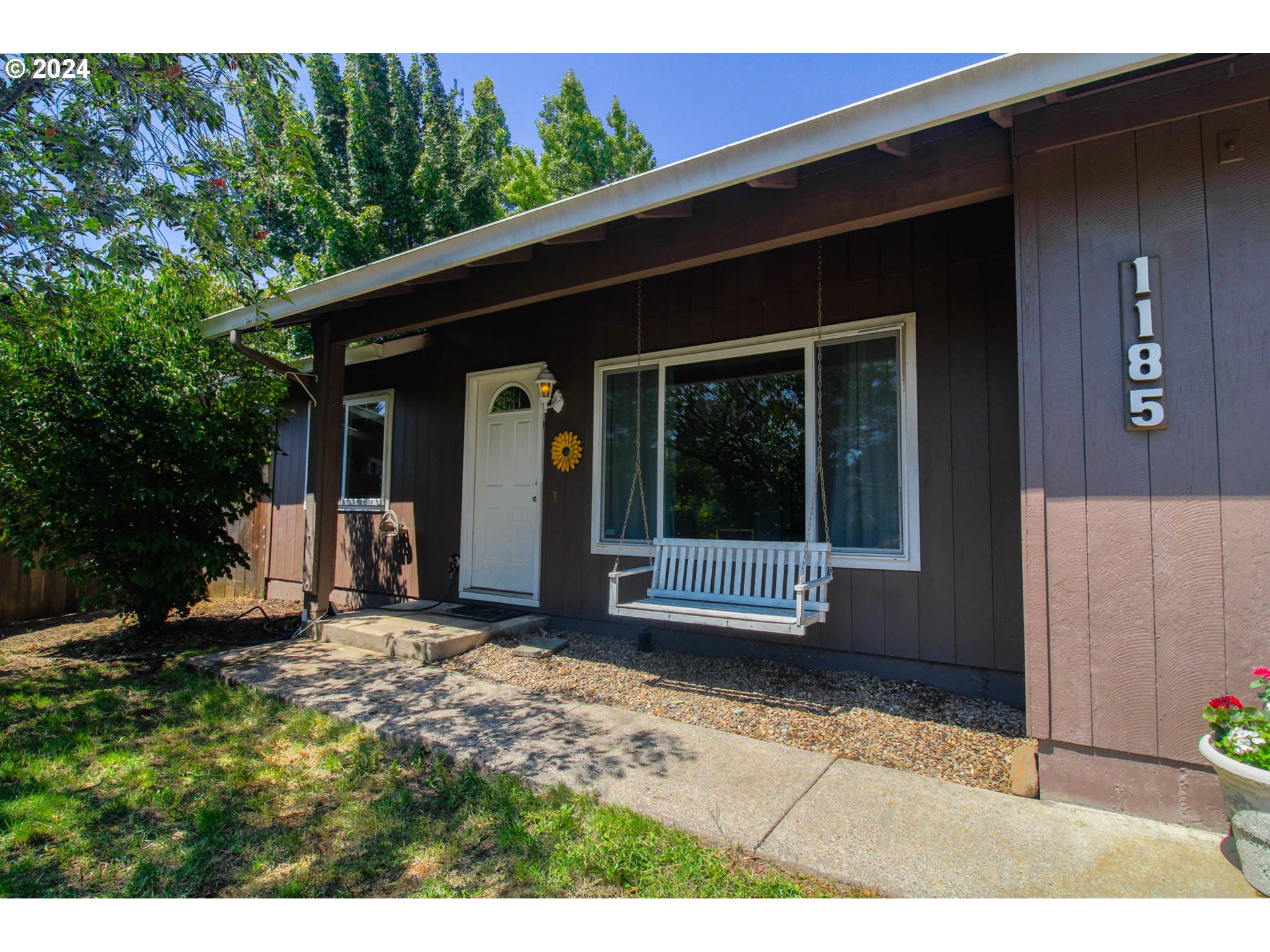 1185 BROCKTON PL