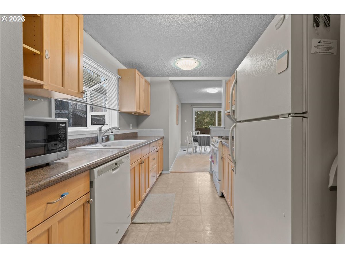 4212 SW GARDEN HOME RD