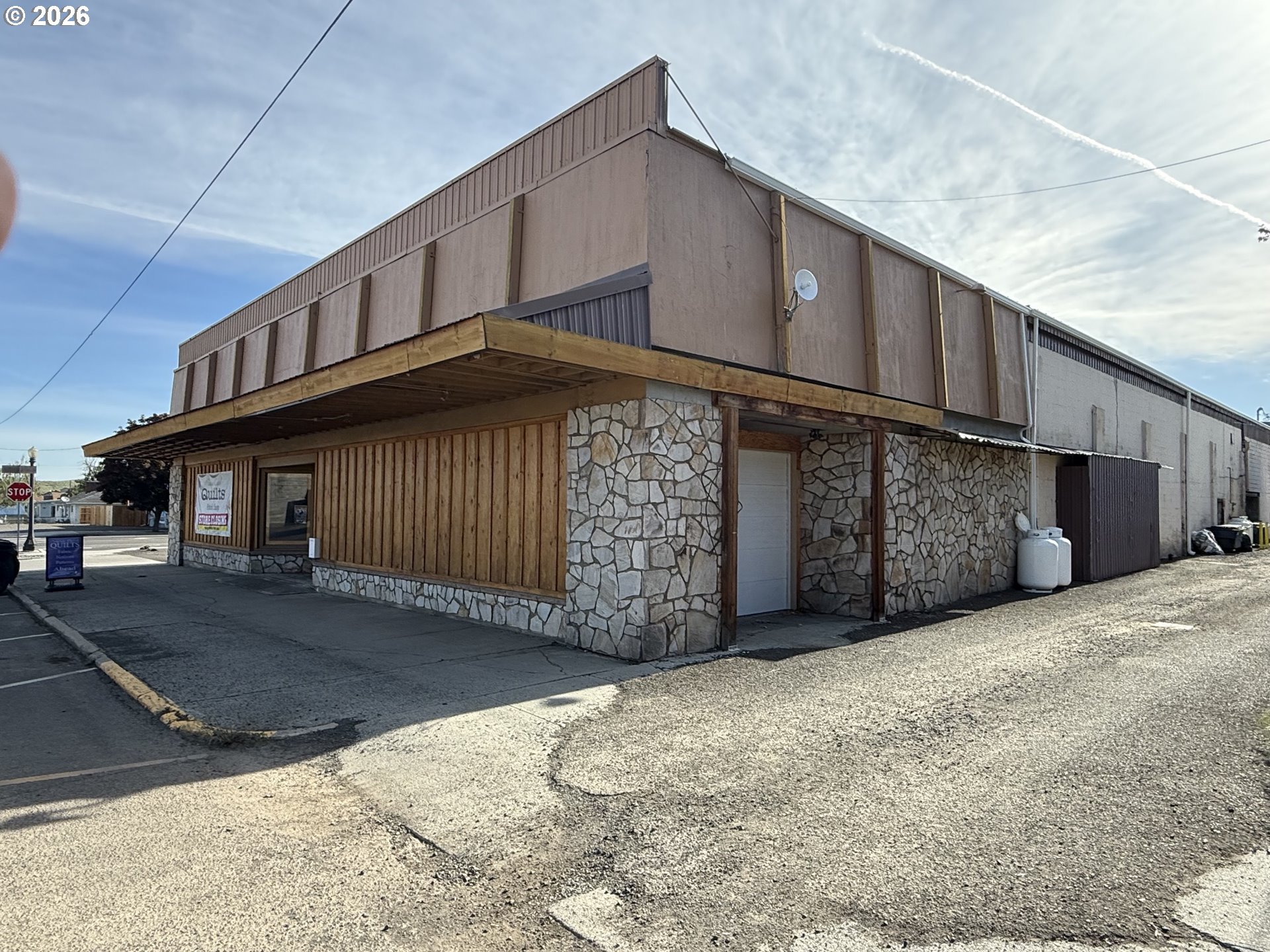 200 W NORTH ST