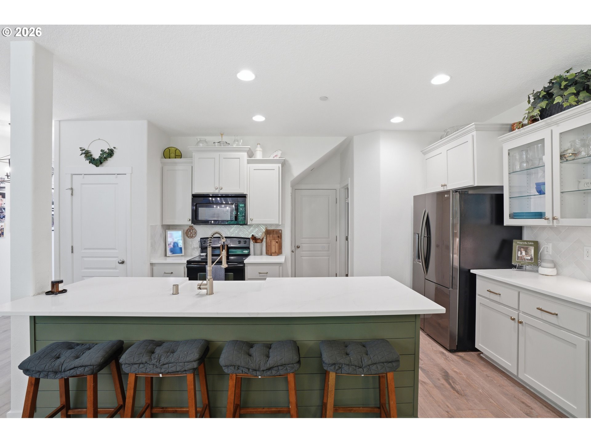 158 N 41ST PL