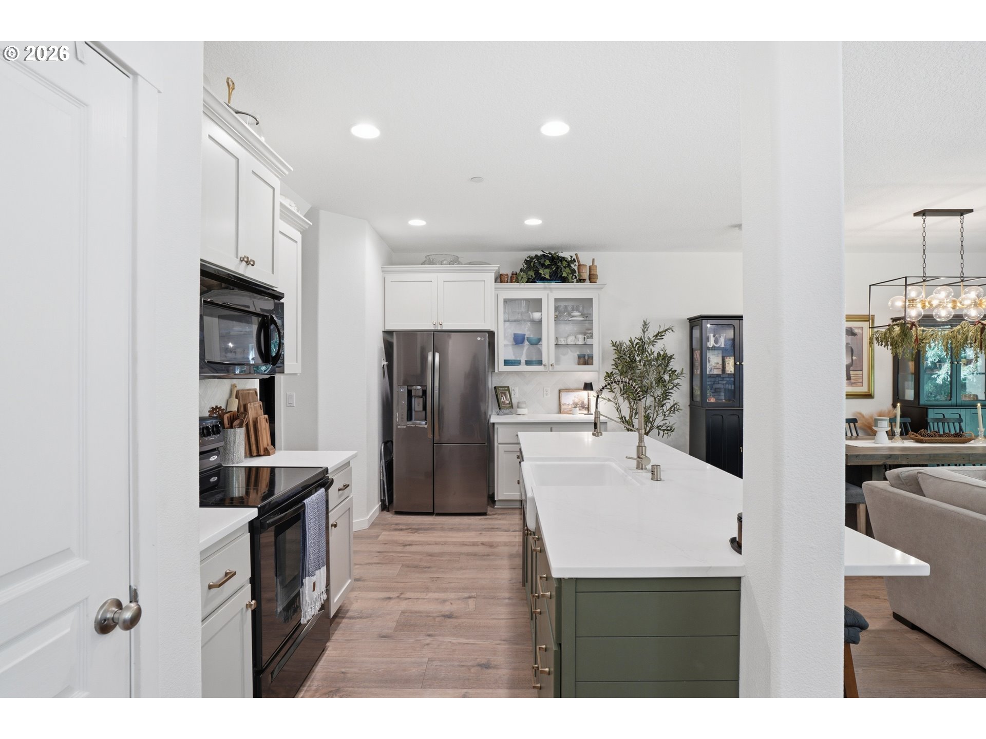 158 N 41ST PL