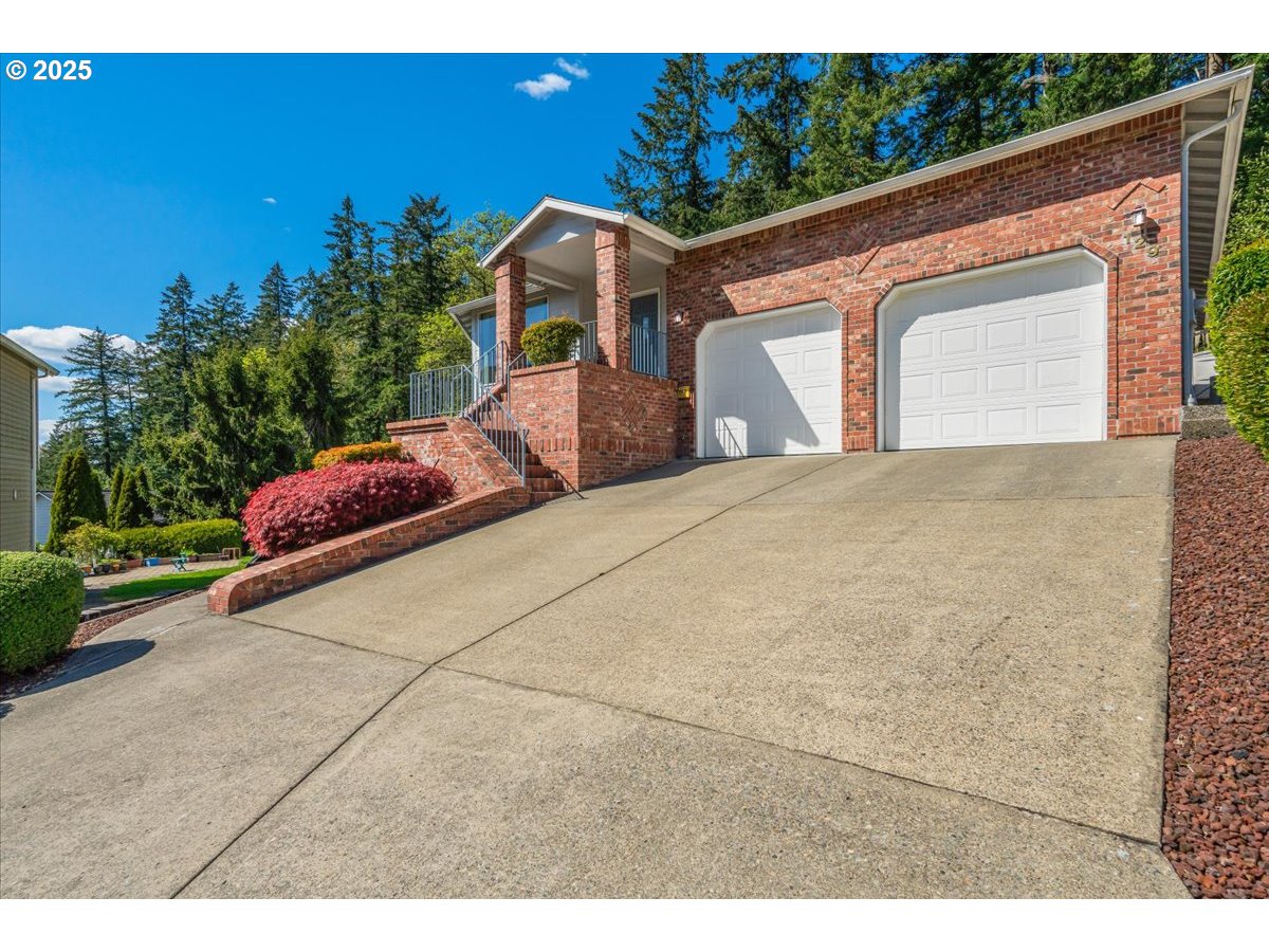 129 CEDAR FALLS DR