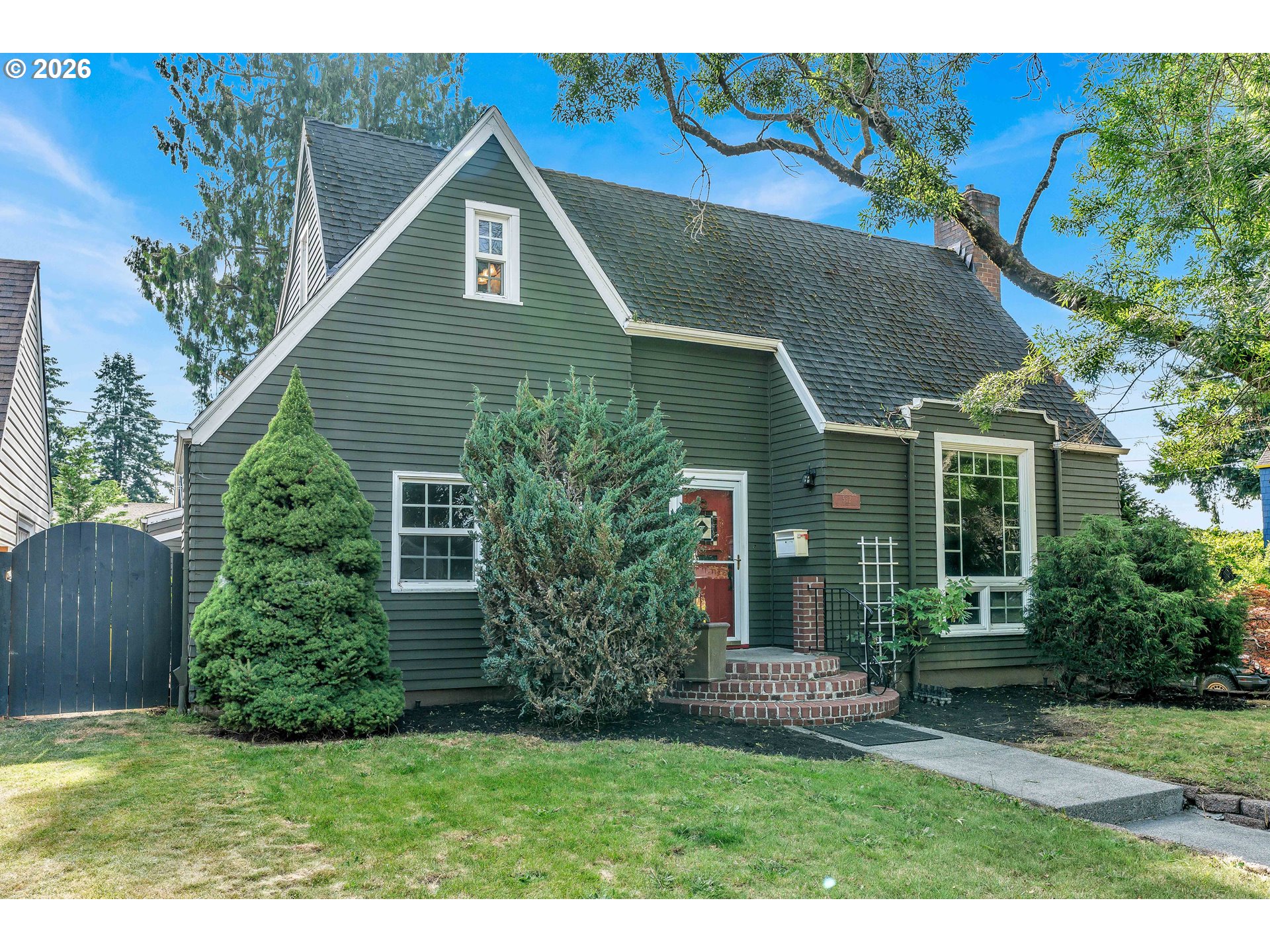 532 SE PEACOCK LN