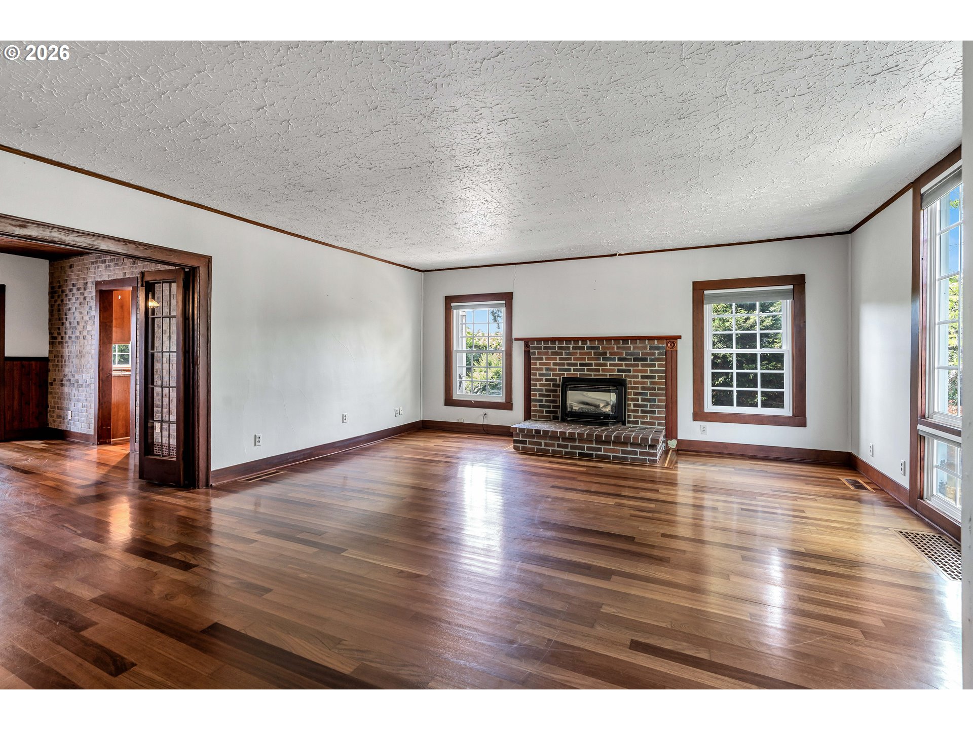 532 SE PEACOCK LN