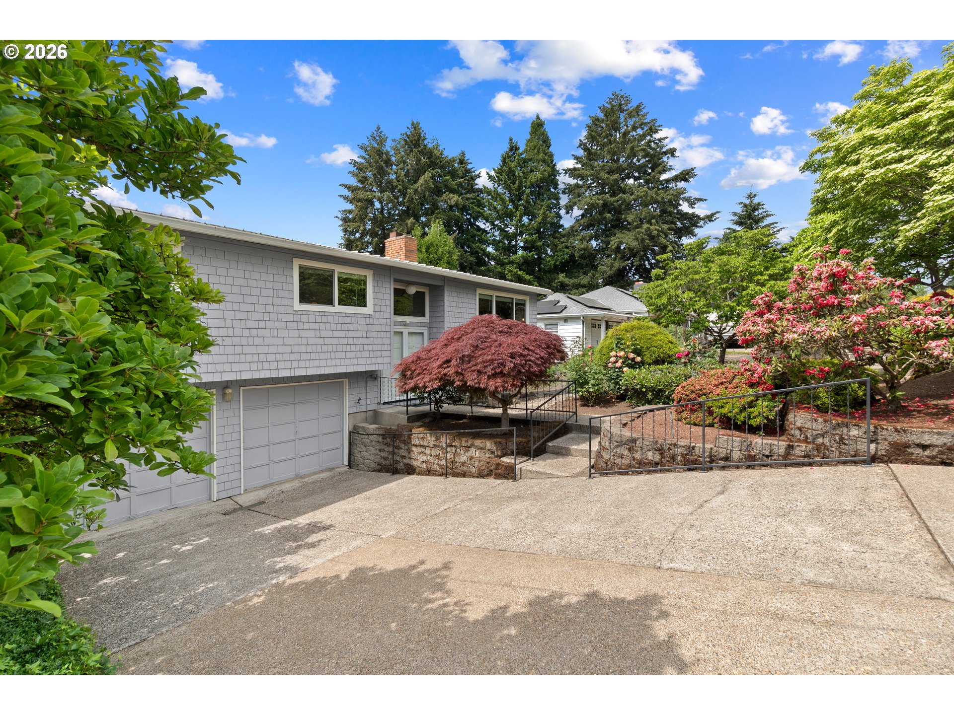 855 SW SPRING LN