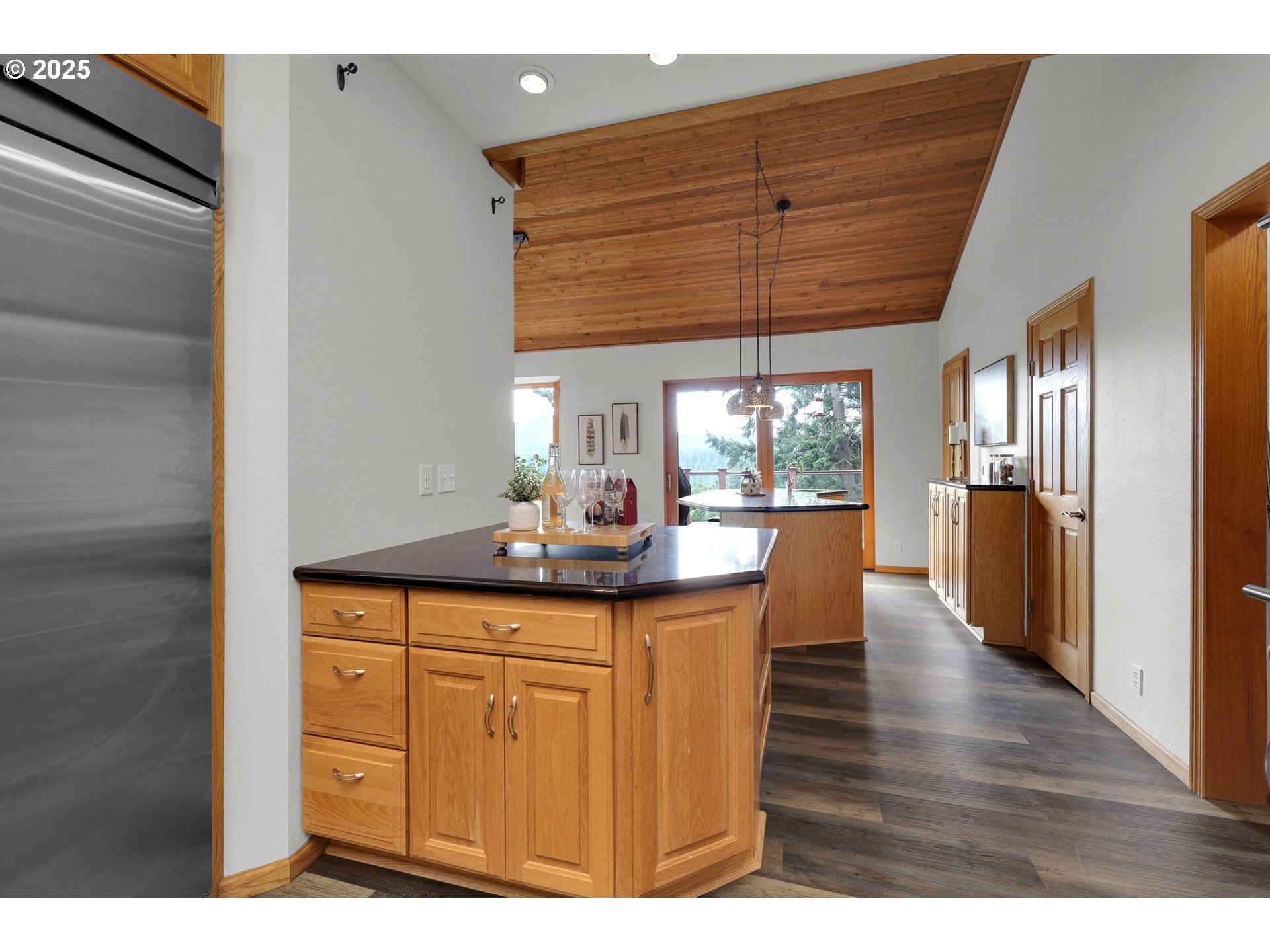 Eugene, Oregon 97405, United States, 4 Bedrooms Bedrooms, ,4 BathroomsBathrooms,Residential,Active,139529