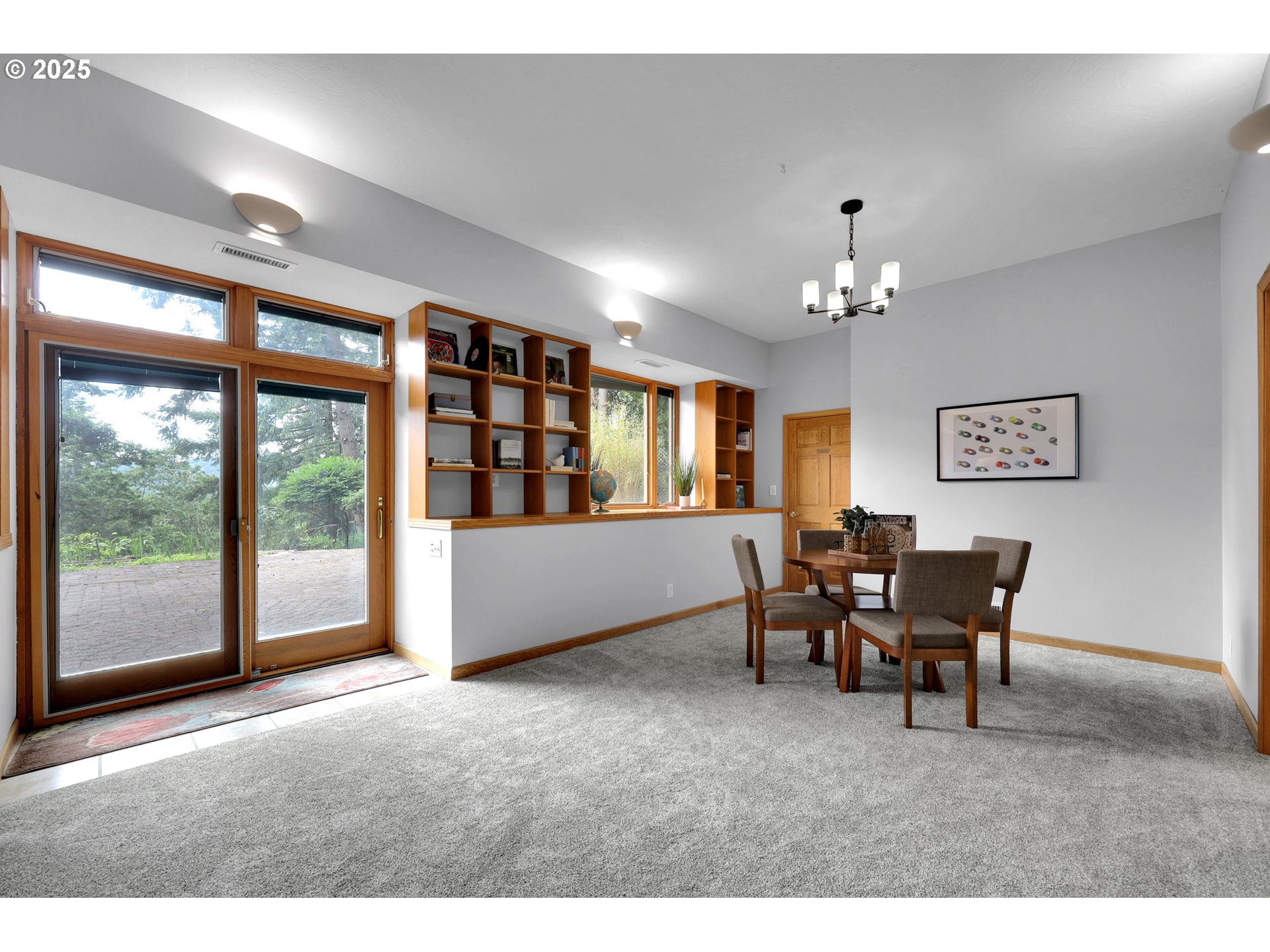 Eugene, Oregon 97405, United States, 4 Bedrooms Bedrooms, ,4 BathroomsBathrooms,Residential,Active,139529