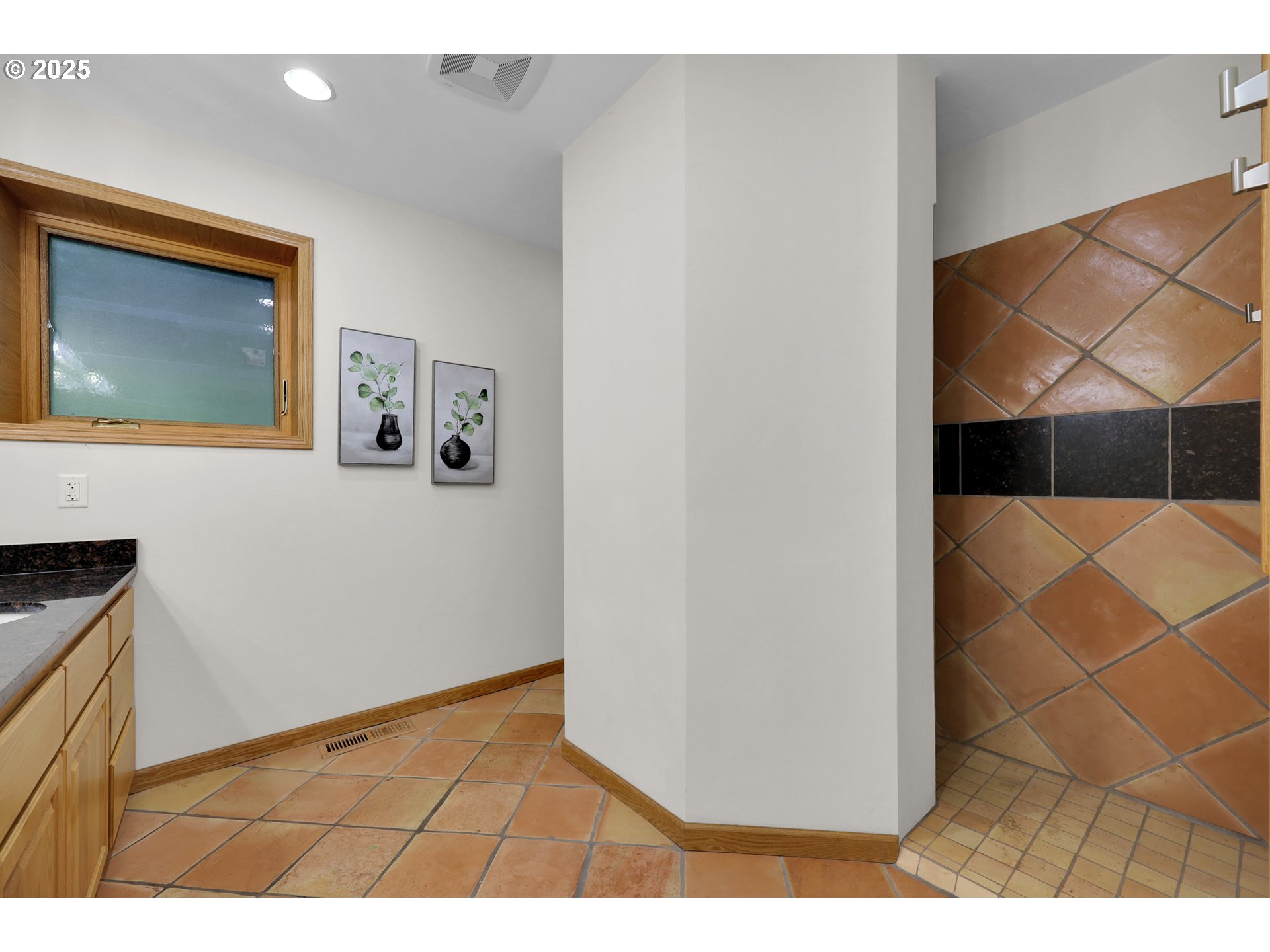 Eugene, Oregon 97405, United States, 4 Bedrooms Bedrooms, ,4 BathroomsBathrooms,Residential,Active,139529