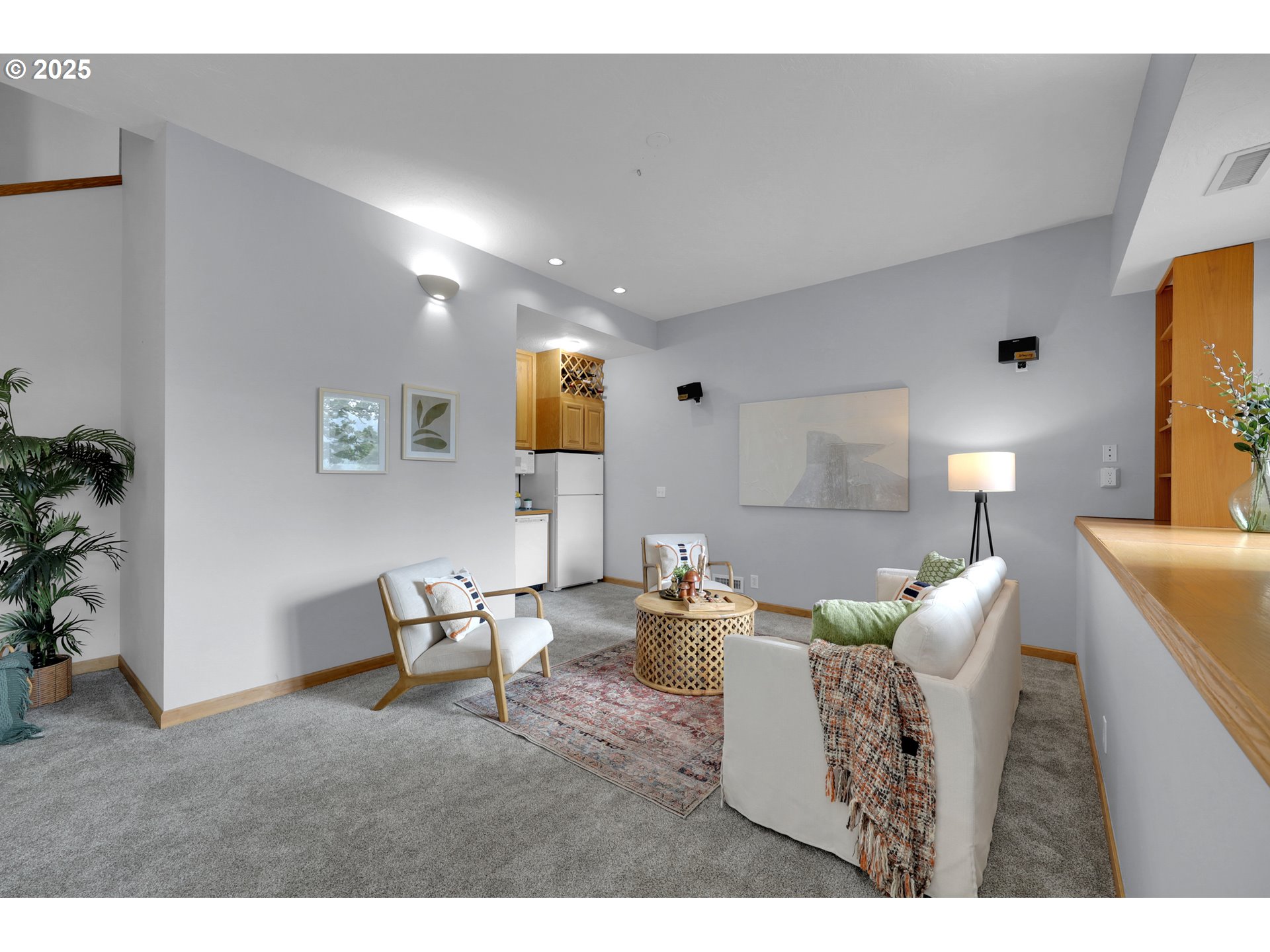 Eugene, Oregon 97405, United States, 4 Bedrooms Bedrooms, ,4 BathroomsBathrooms,Residential,Active,139529