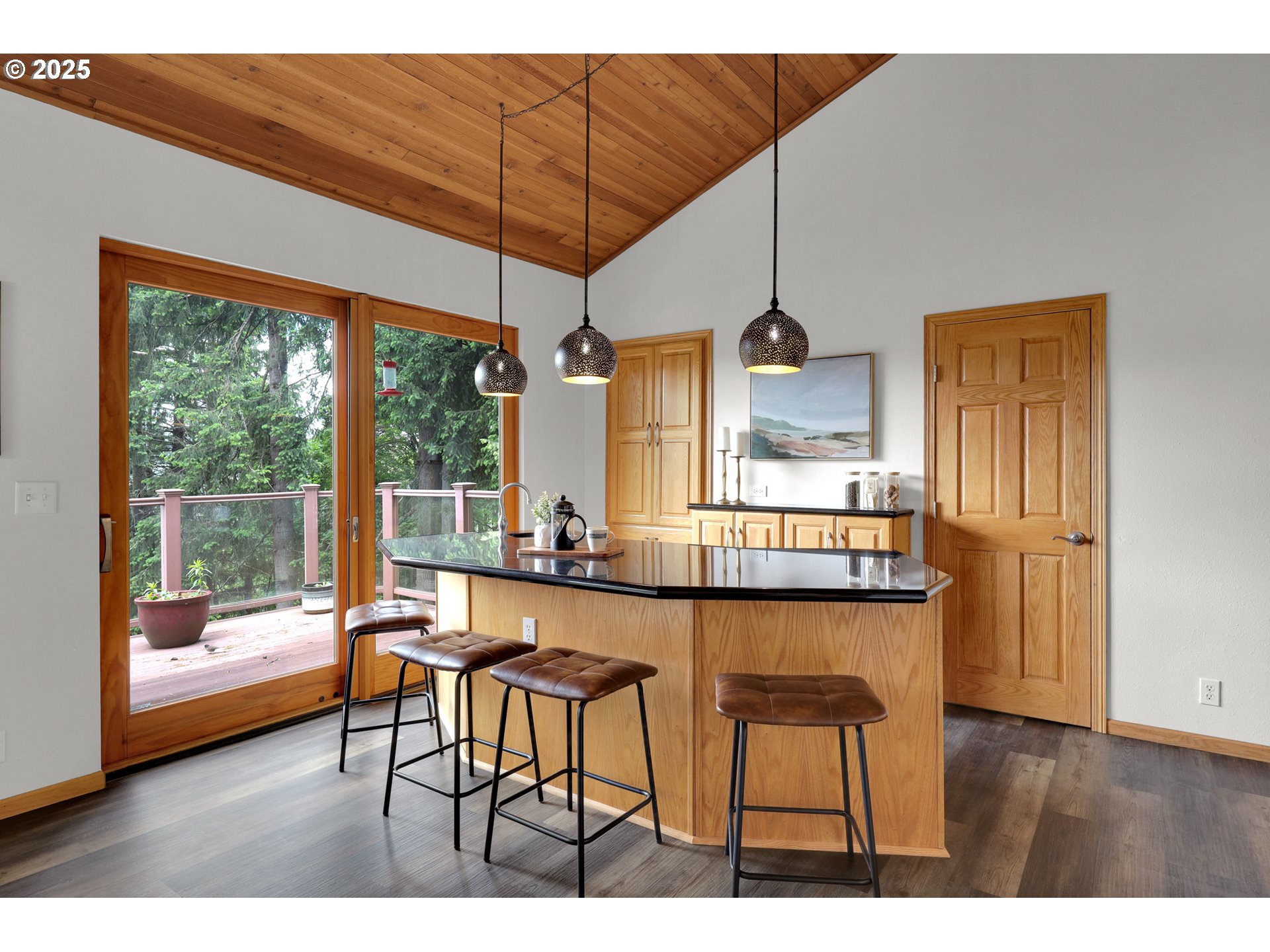 Eugene, Oregon 97405, United States, 4 Bedrooms Bedrooms, ,4 BathroomsBathrooms,Residential,Active,139529