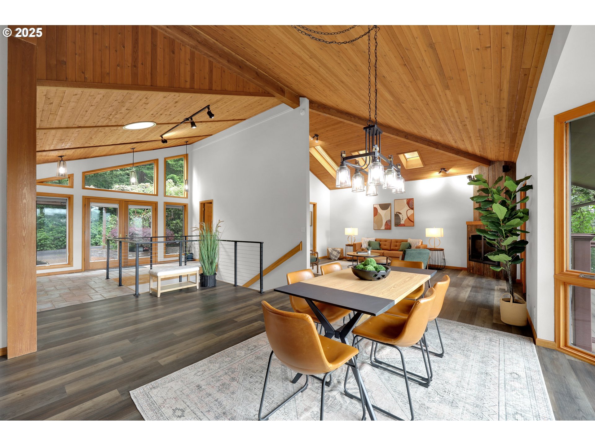 Eugene, Oregon 97405, United States, 4 Bedrooms Bedrooms, ,4 BathroomsBathrooms,Residential,Active,139529