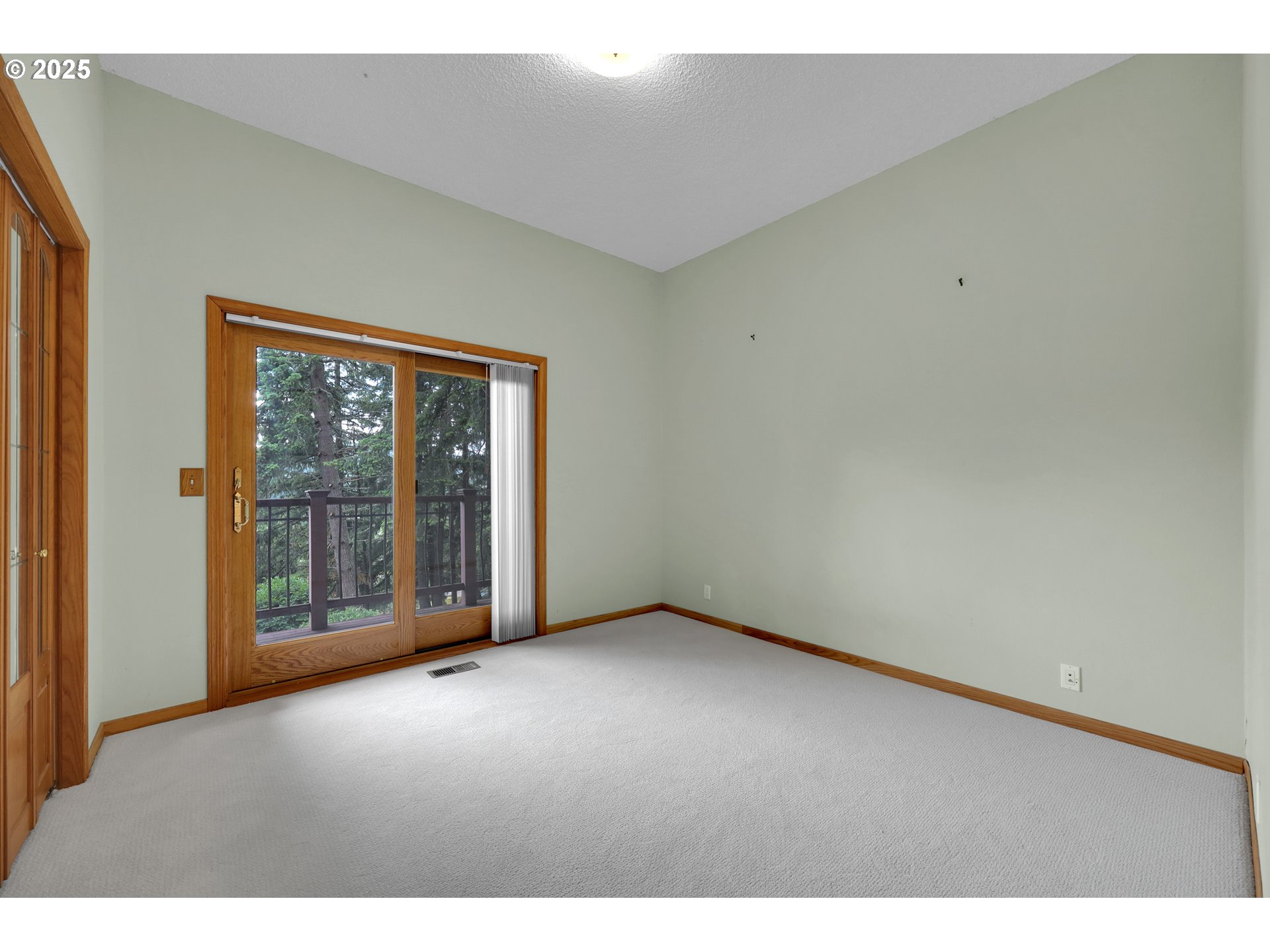 Eugene, Oregon 97405, United States, 4 Bedrooms Bedrooms, ,4 BathroomsBathrooms,Residential,Active,139529