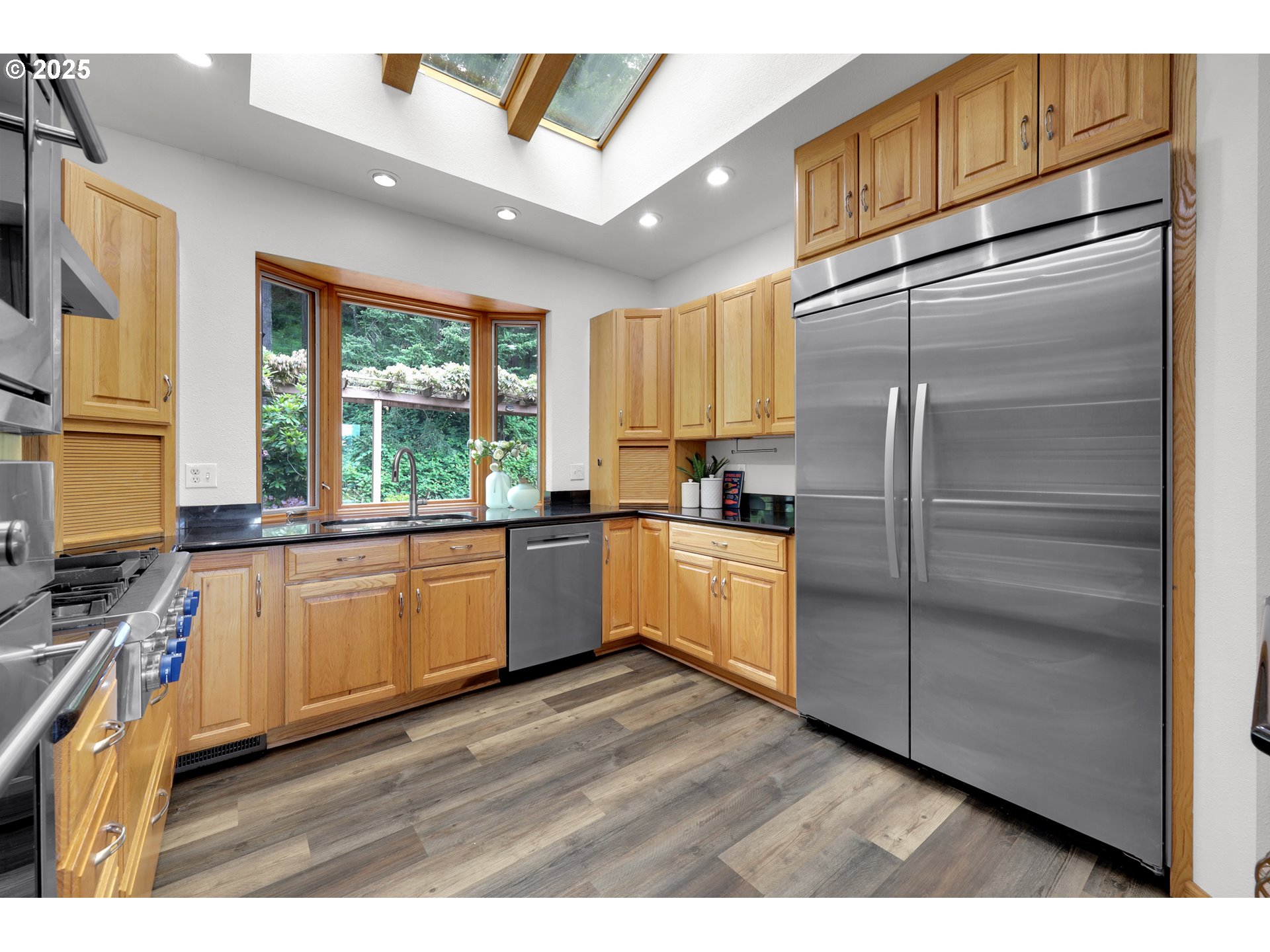 Eugene, Oregon 97405, United States, 4 Bedrooms Bedrooms, ,4 BathroomsBathrooms,Residential,Active,139529