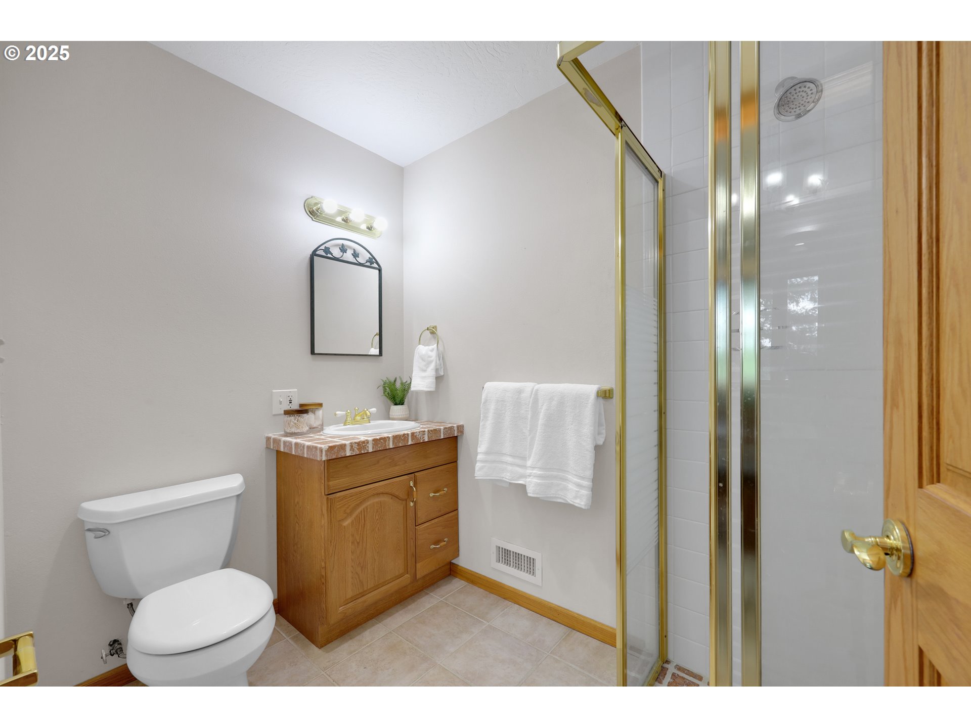 Eugene, Oregon 97405, United States, 4 Bedrooms Bedrooms, ,4 BathroomsBathrooms,Residential,Active,139529