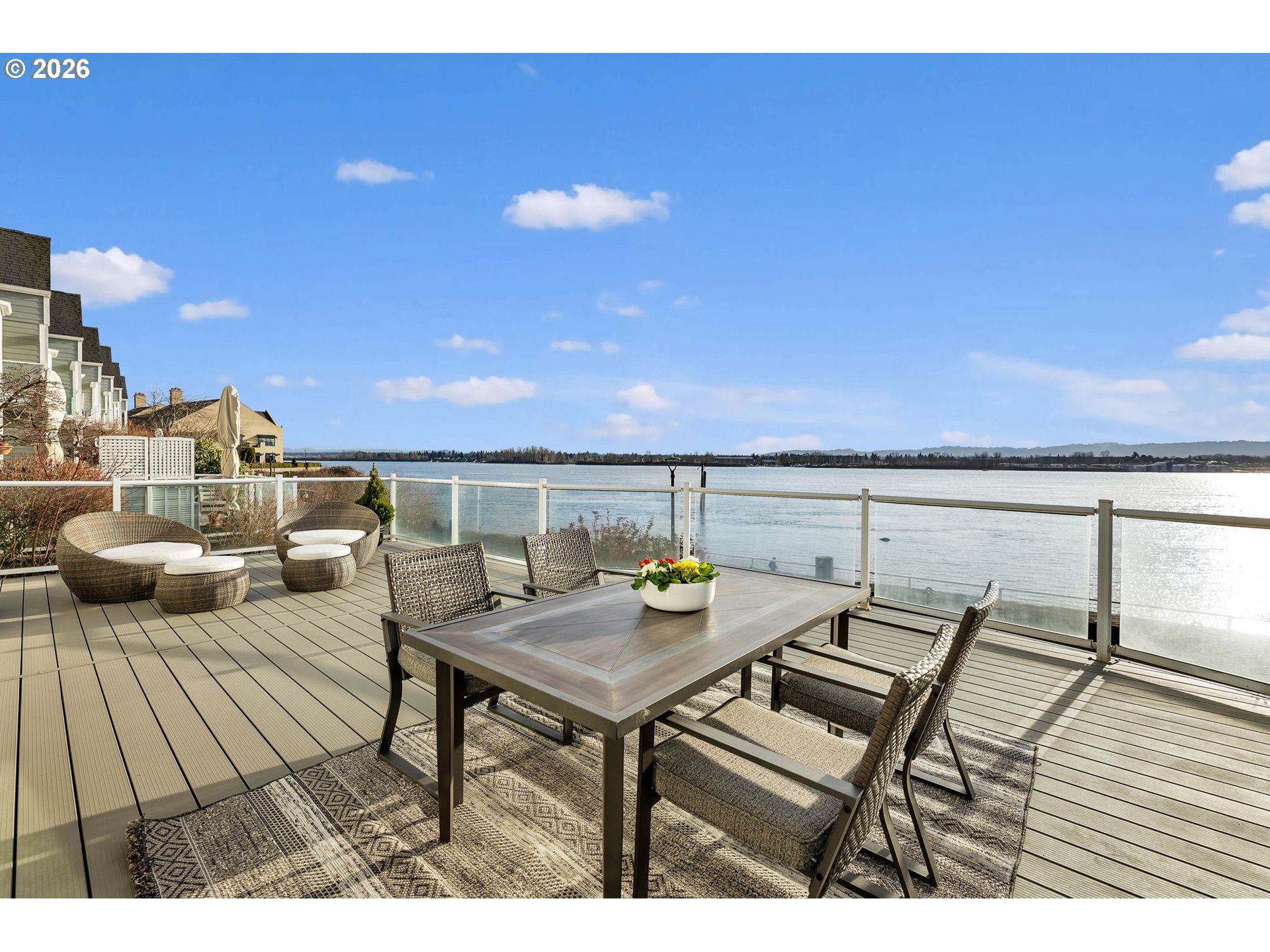 1463 SE COLUMBIA WAY