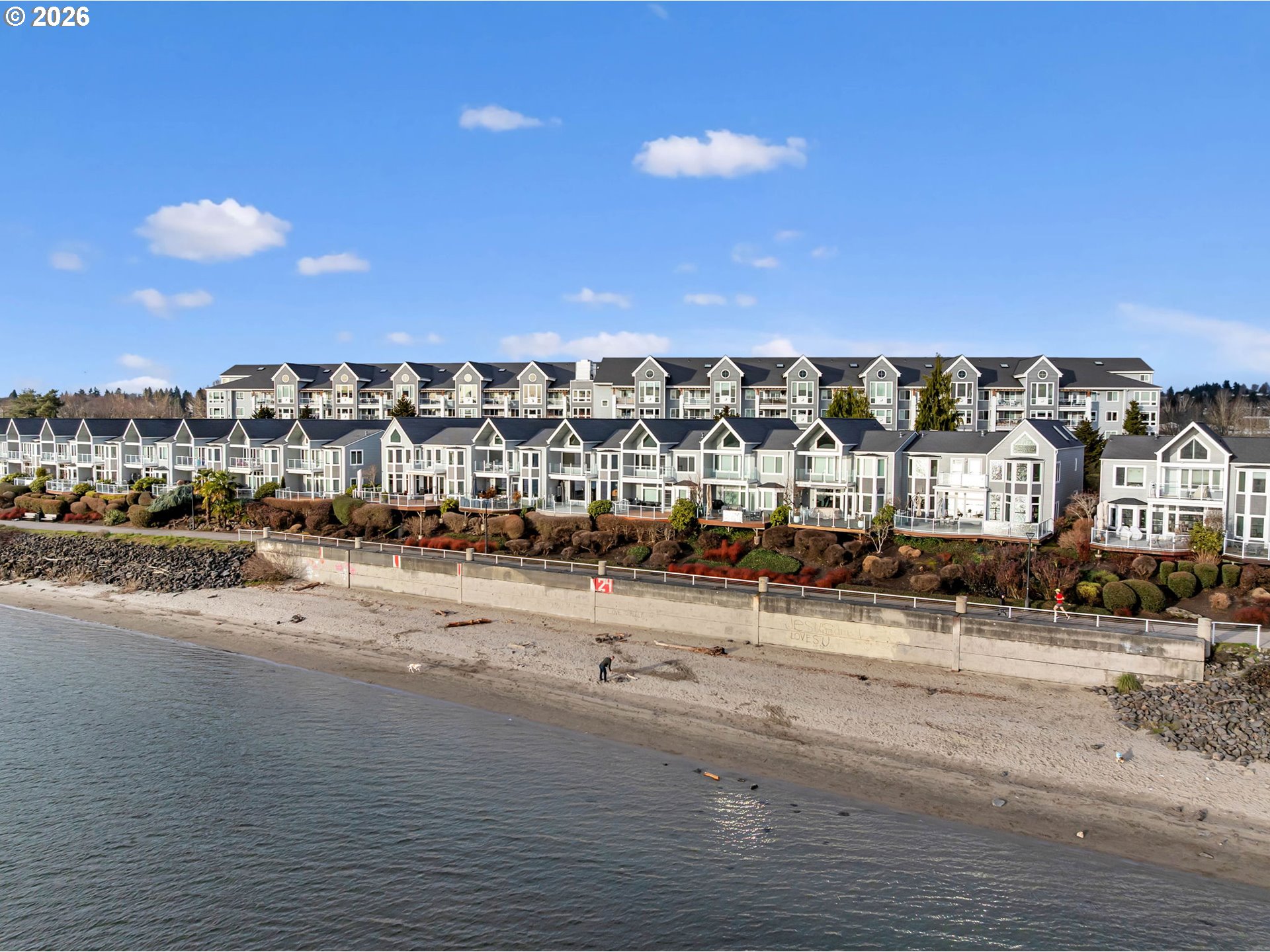 1463 SE COLUMBIA WAY