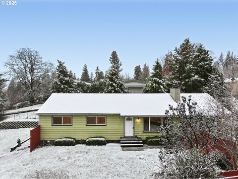 3299 DURLAND DR Hood River OR 97031