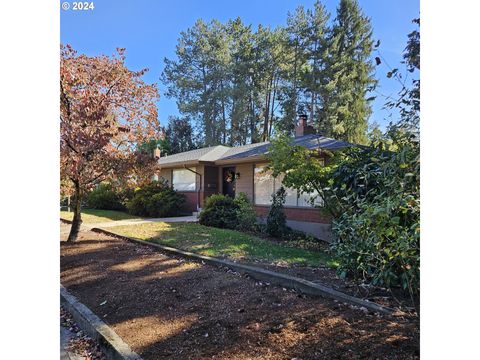 1306 E 2ND ST Newberg OR 97132