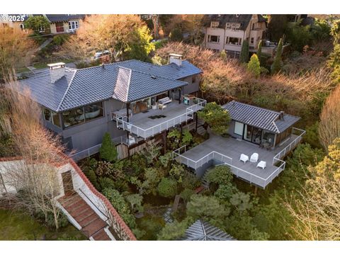 2929 NW CUMBERLAND RD Portland OR 97210