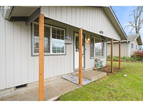 A home in Cottage Grove