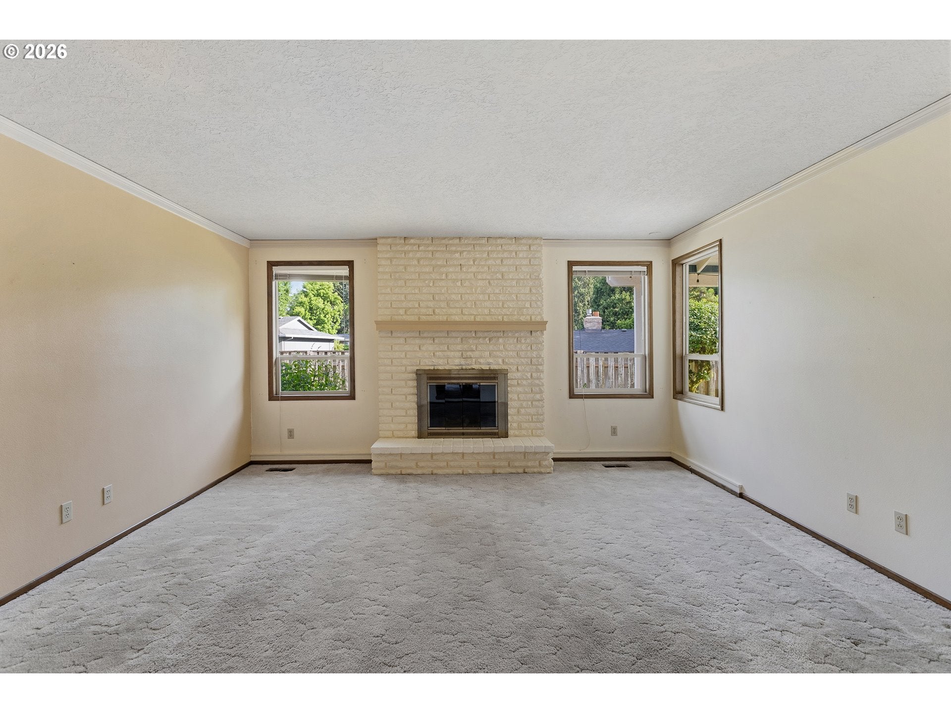 2571 TROY CT