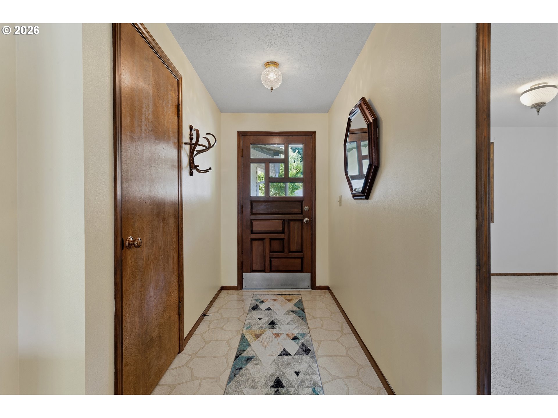 2571 TROY CT