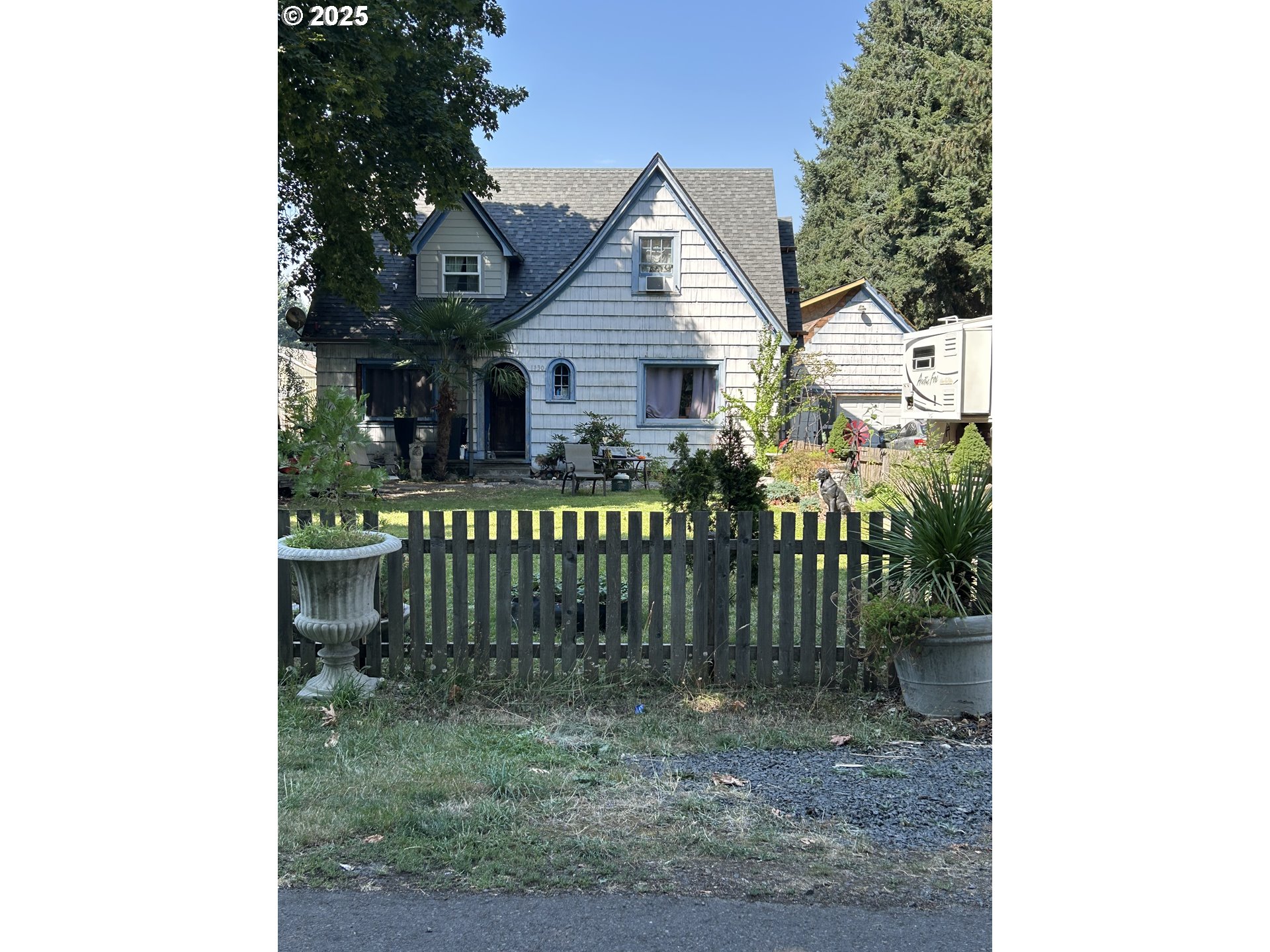 1130 Anderson LN