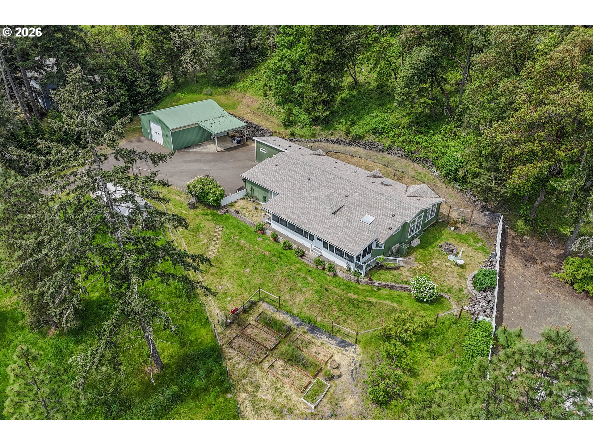 562 VALLEY RD