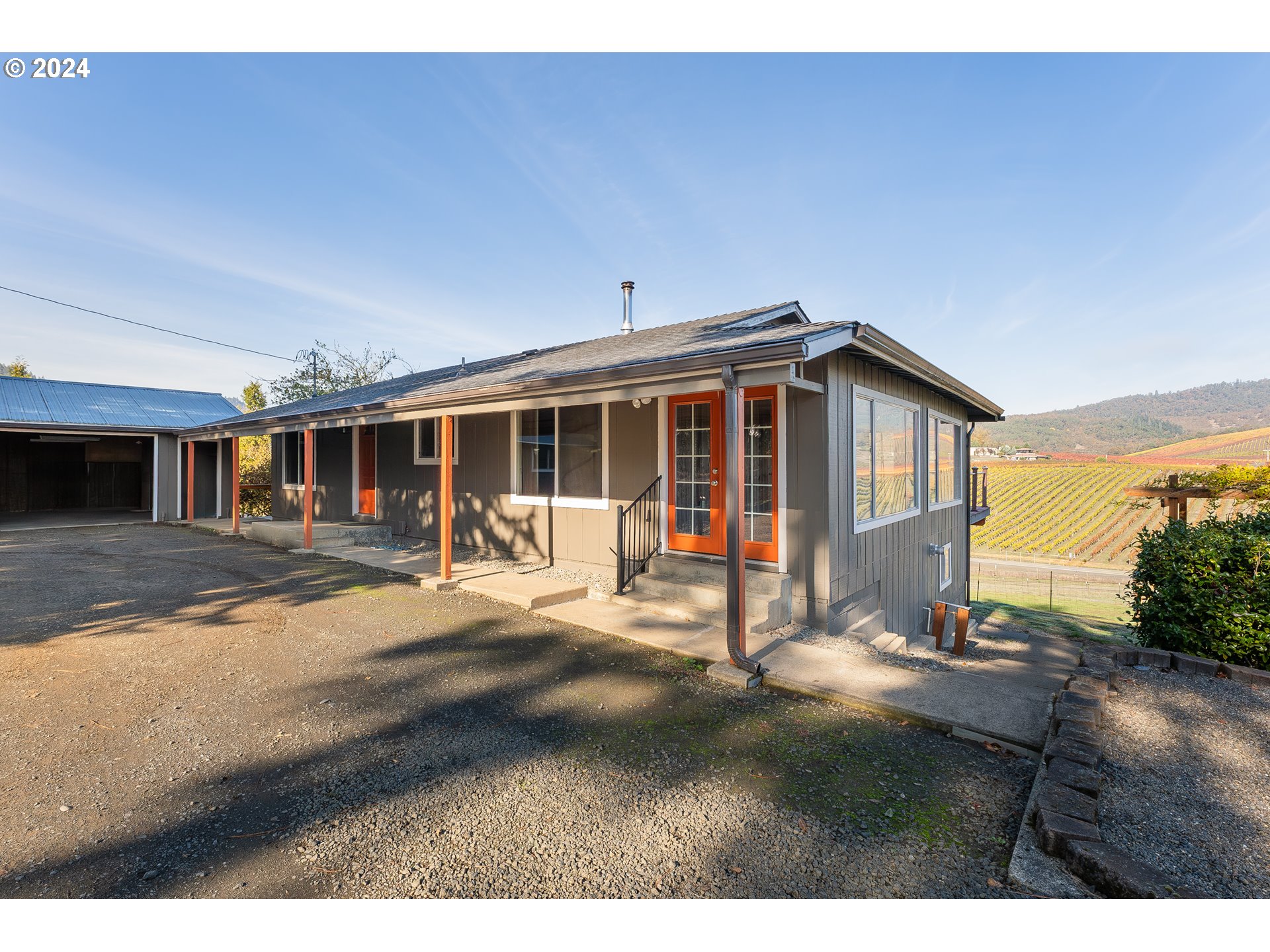 411 NW WOODLAND DR