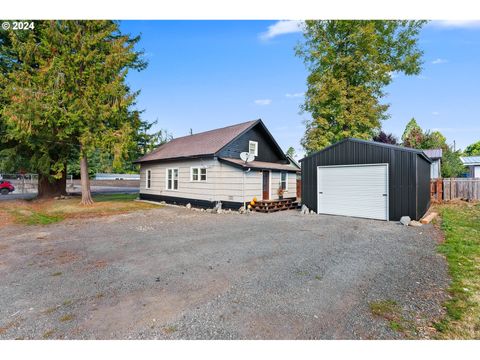 A home in Winlock