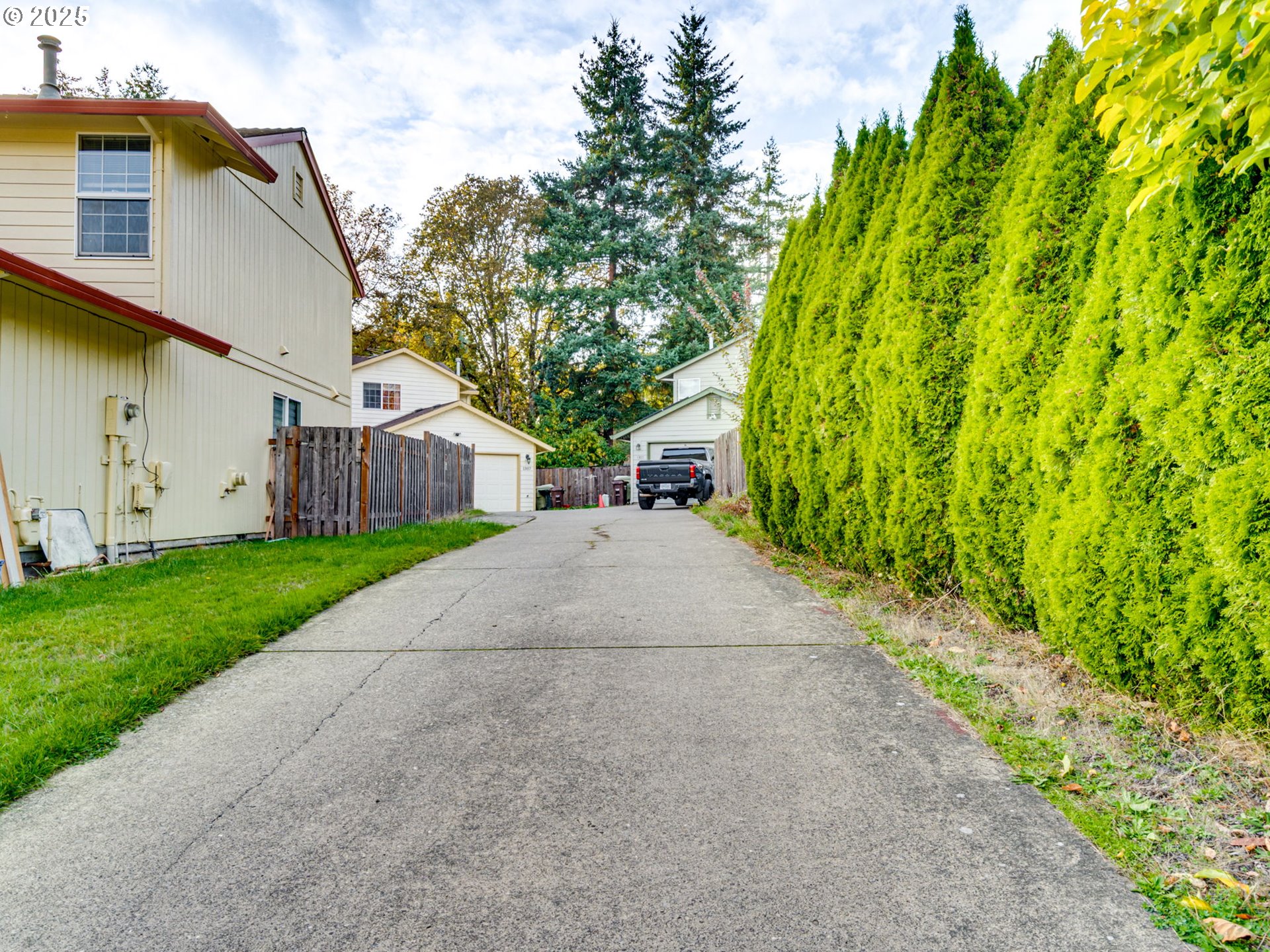 Hillsboro, Oregon 97123, United States, 4 Bedrooms Bedrooms, ,3 BathroomsBathrooms,Residential,Active,234040