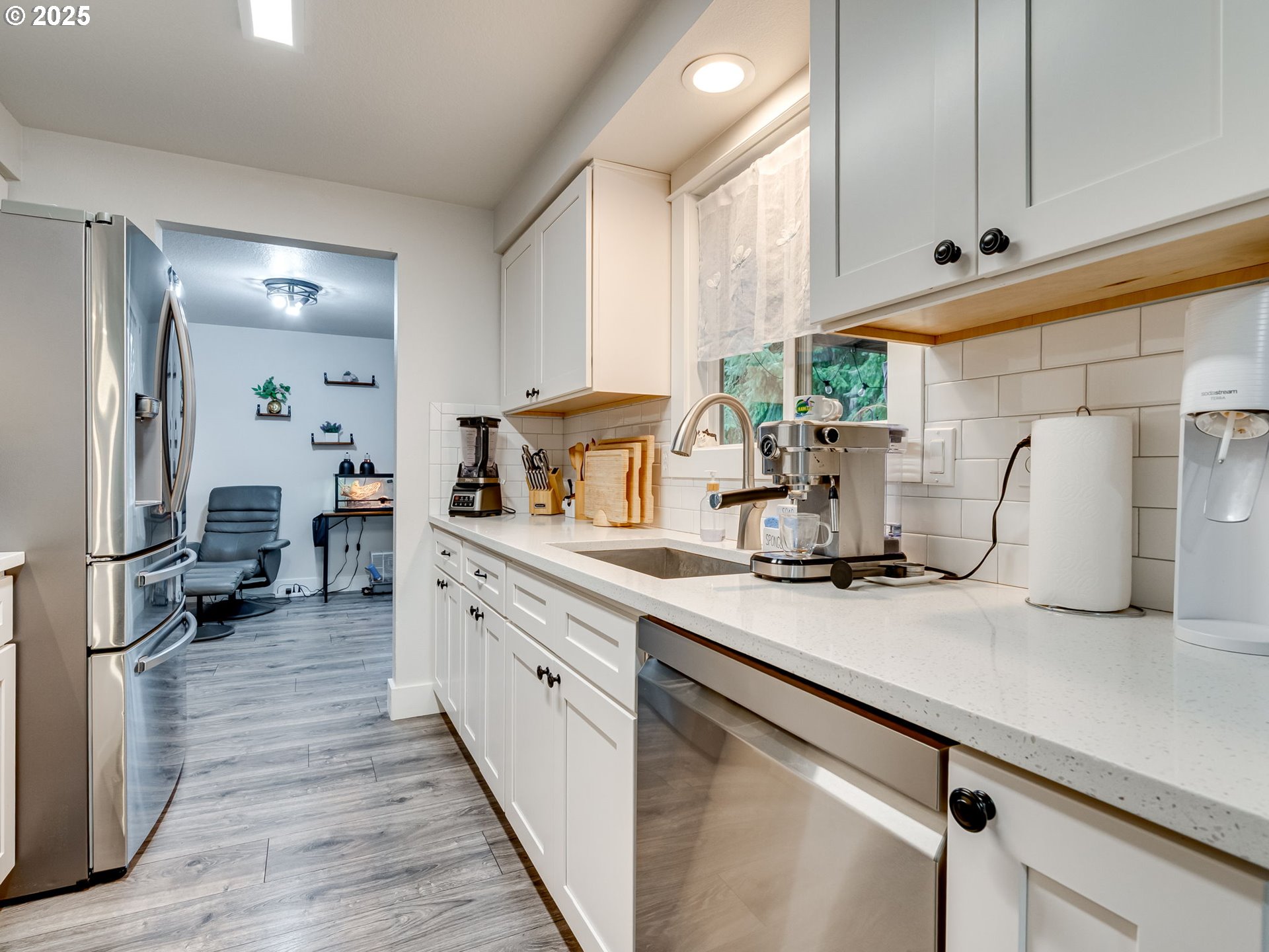 Hillsboro, Oregon 97123, United States, 4 Bedrooms Bedrooms, ,3 BathroomsBathrooms,Residential,Active,234040