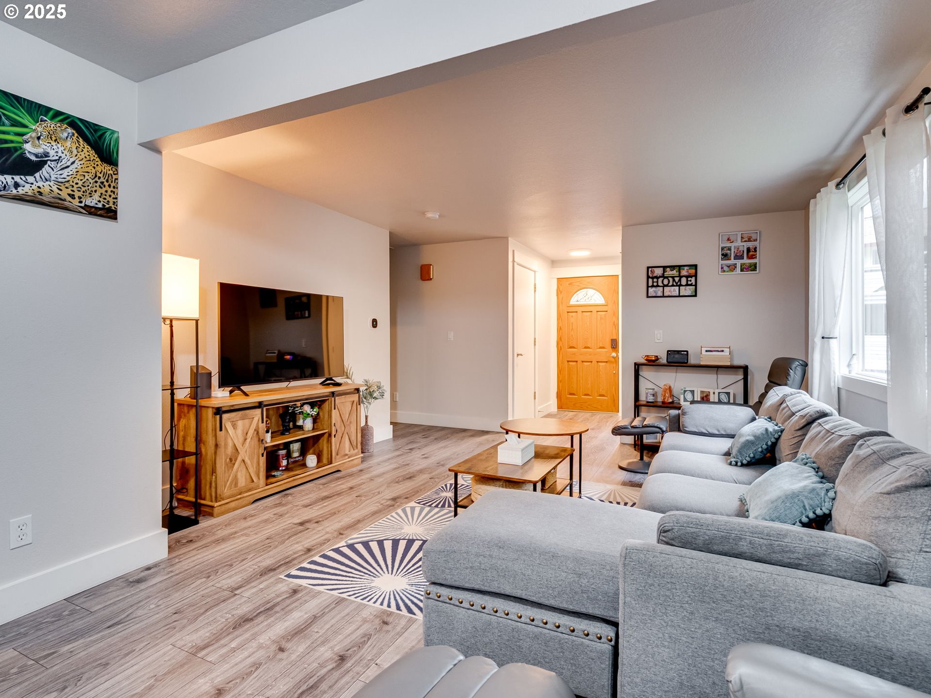 Hillsboro, Oregon 97123, United States, 4 Bedrooms Bedrooms, ,3 BathroomsBathrooms,Residential,Active,234040