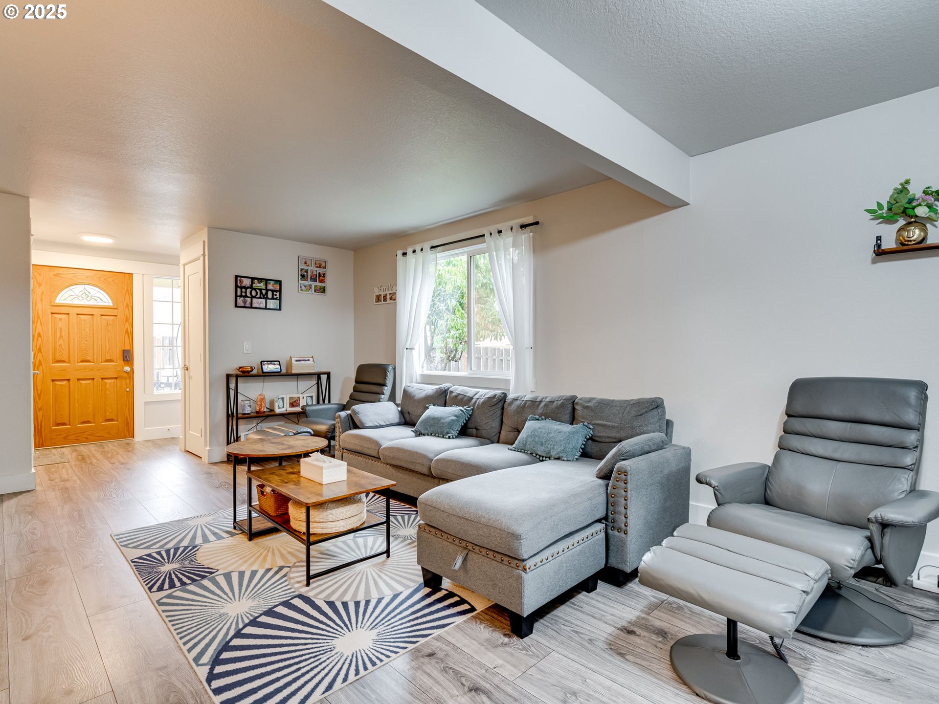 Hillsboro, Oregon 97123, United States, 4 Bedrooms Bedrooms, ,3 BathroomsBathrooms,Residential,Active,234040