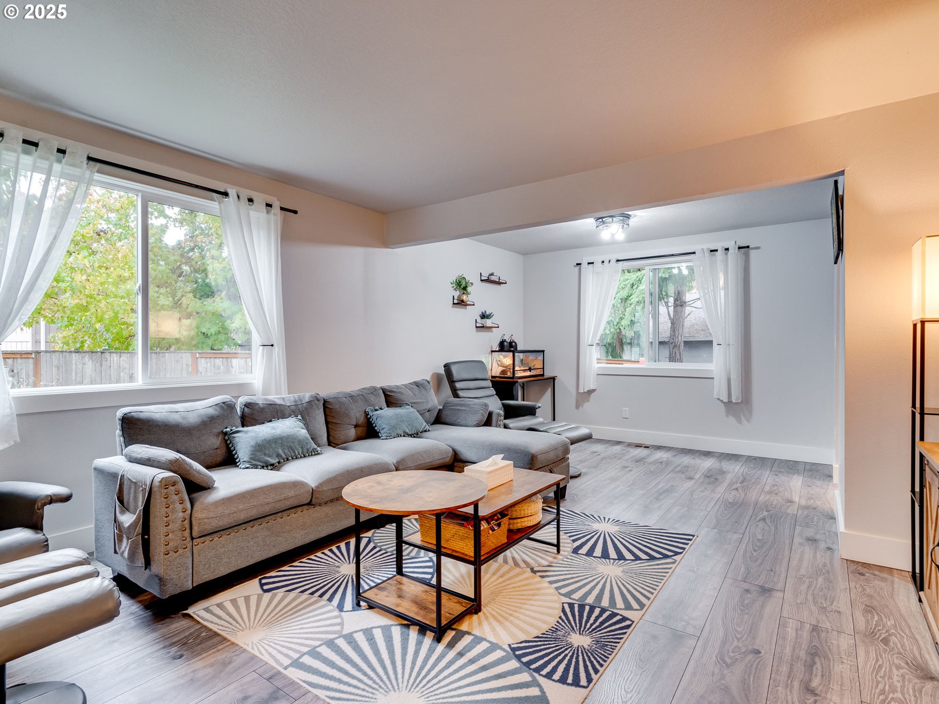 Hillsboro, Oregon 97123, United States, 4 Bedrooms Bedrooms, ,3 BathroomsBathrooms,Residential,Active,234040