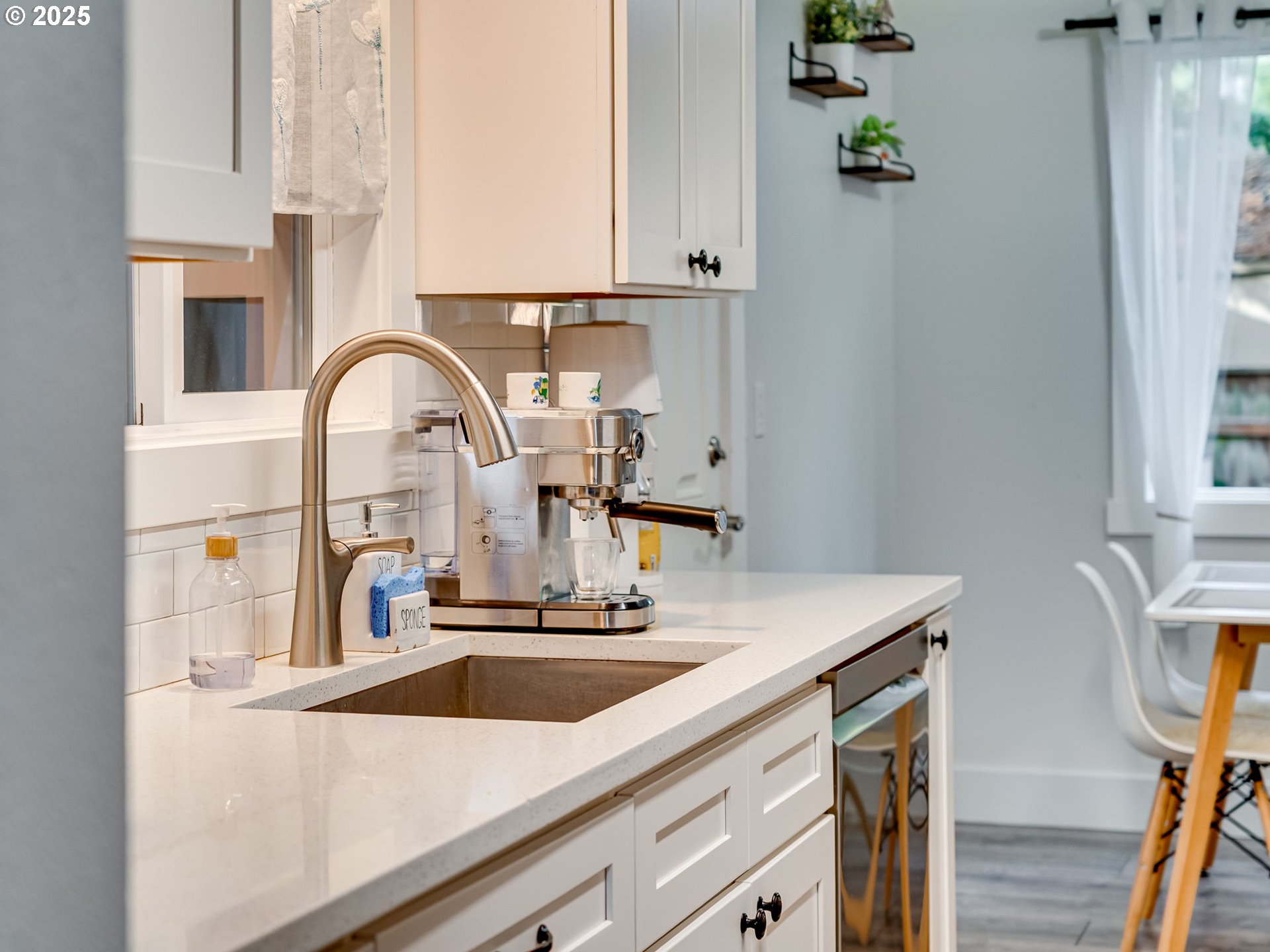 Hillsboro, Oregon 97123, United States, 4 Bedrooms Bedrooms, ,3 BathroomsBathrooms,Residential,Active,234040