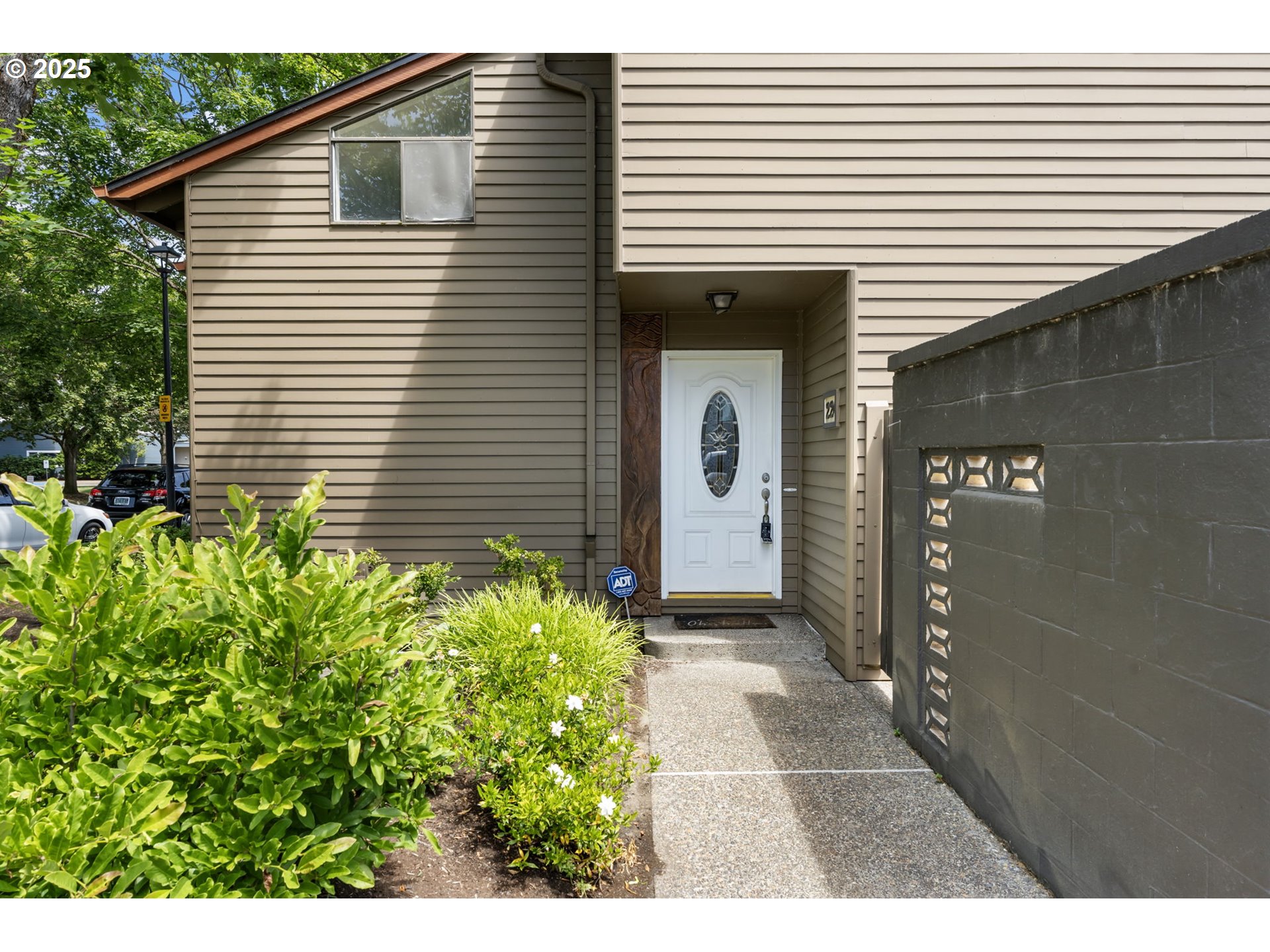 224 N HAYDEN BAY DR