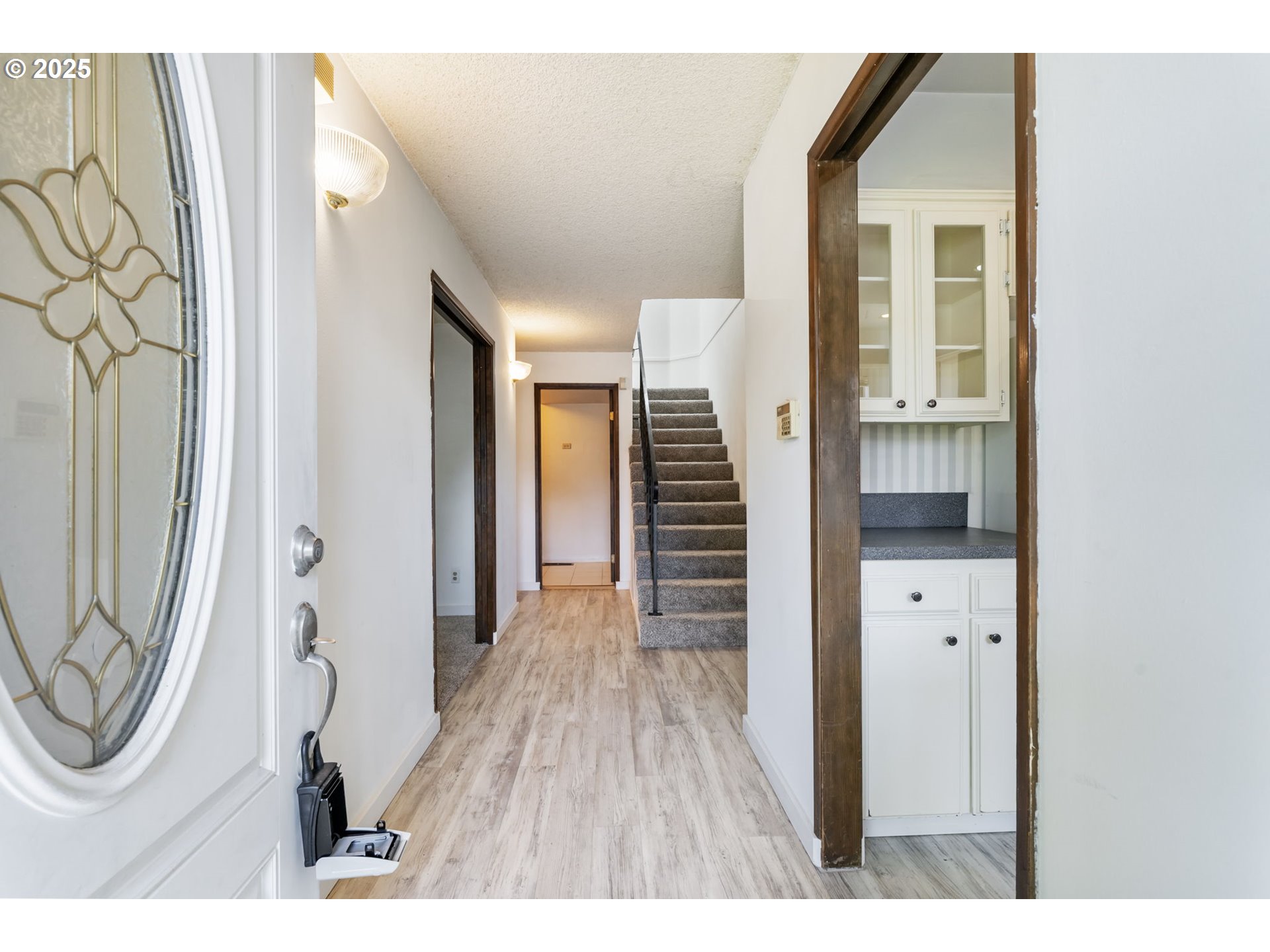 224 N HAYDEN BAY DR