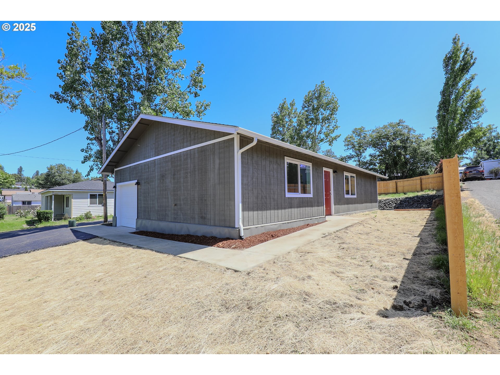 200 SE DARRELL AVE