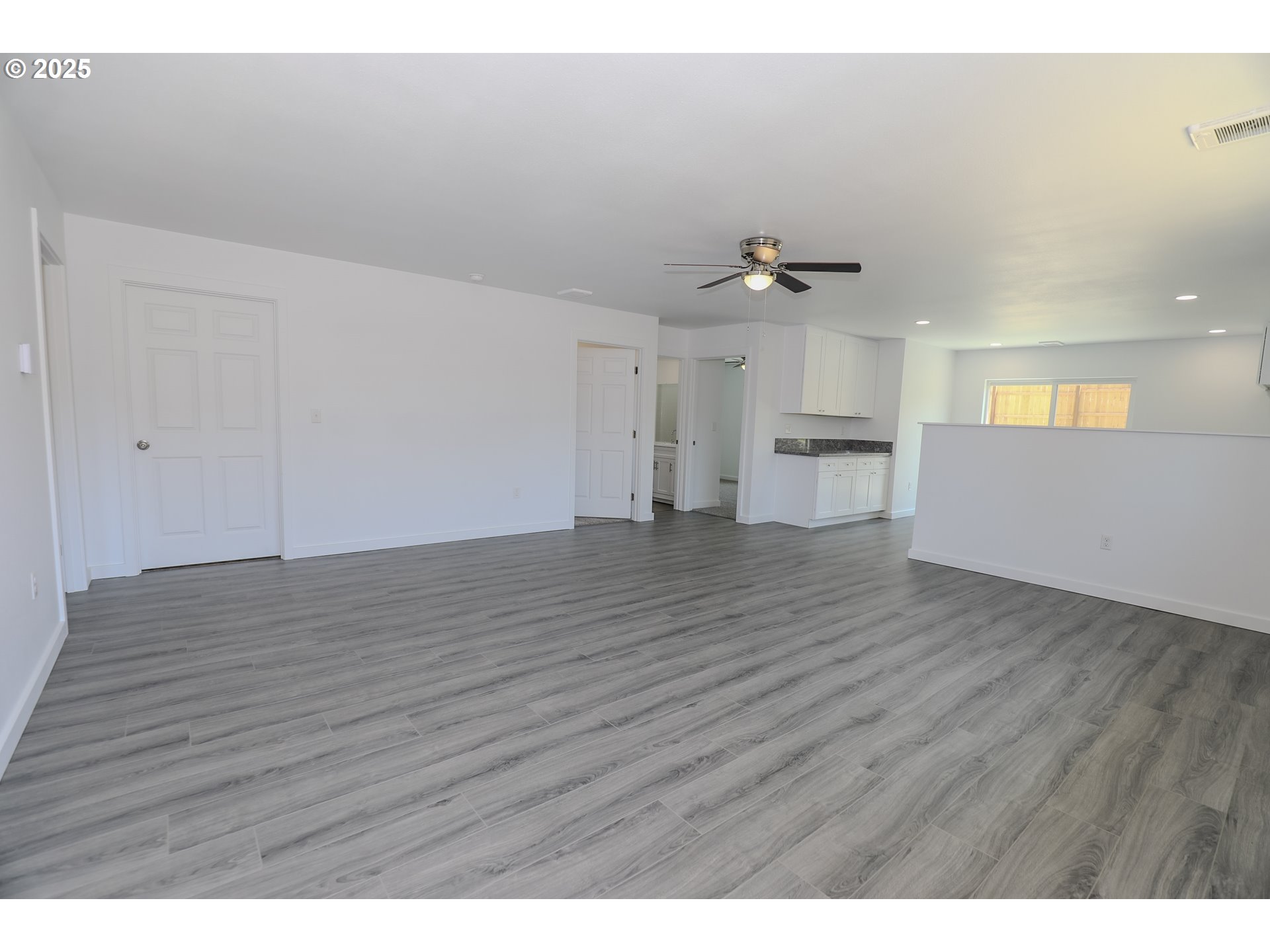 200 SE DARRELL AVE