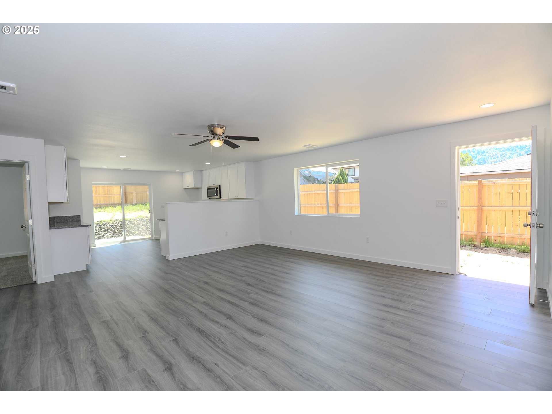 200 SE DARRELL AVE