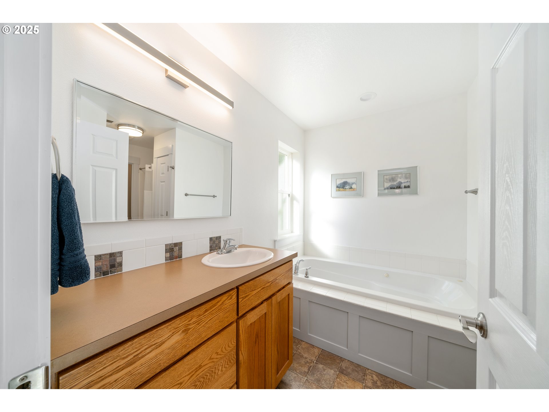 Rockaway Beach, Oregon 97136, United States, 3 Bedrooms Bedrooms, ,3 BathroomsBathrooms,Residential,Pending,229292