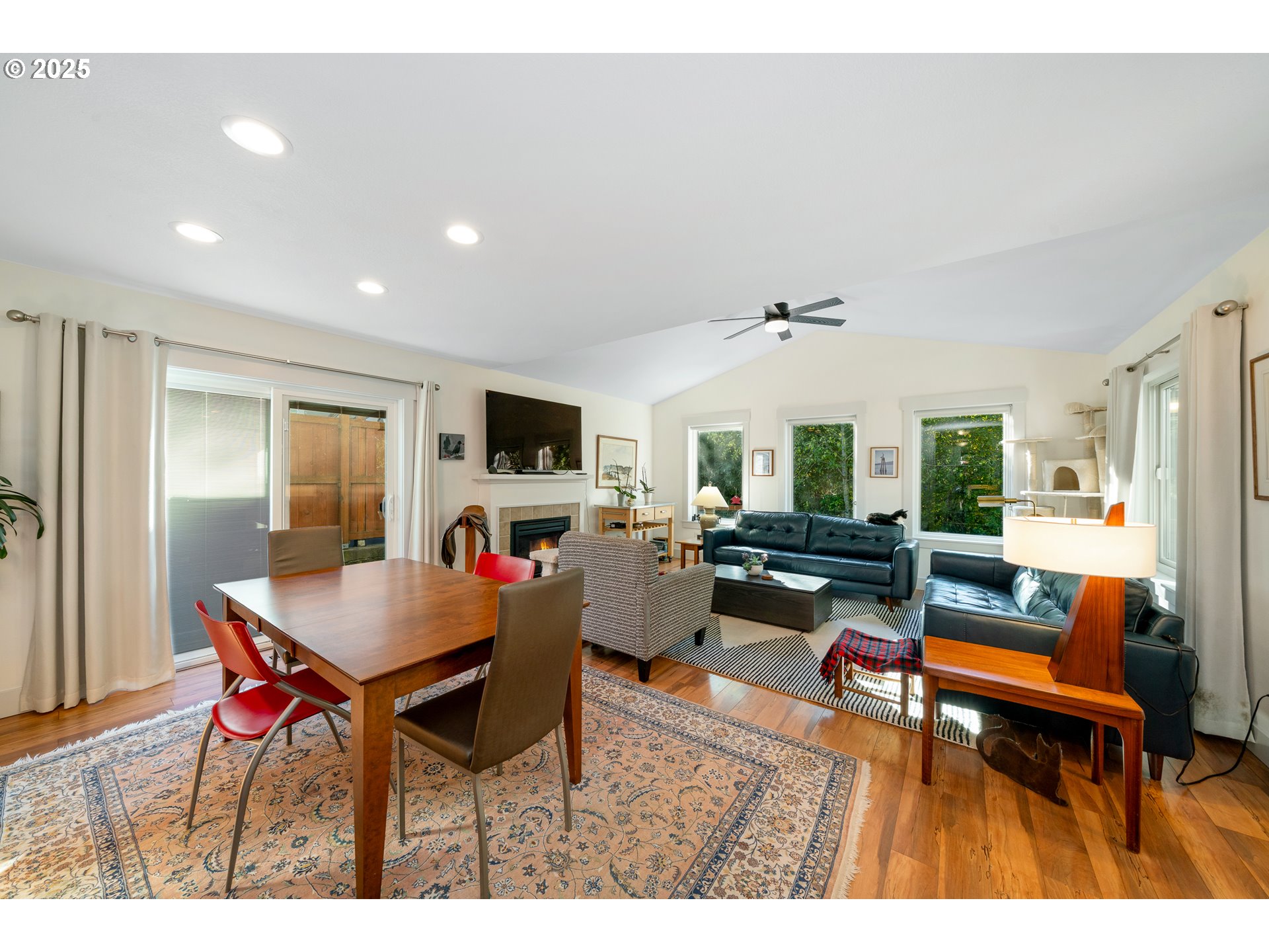 Rockaway Beach, Oregon 97136, United States, 3 Bedrooms Bedrooms, ,3 BathroomsBathrooms,Residential,Pending,229292