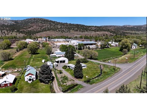 A home in John Day