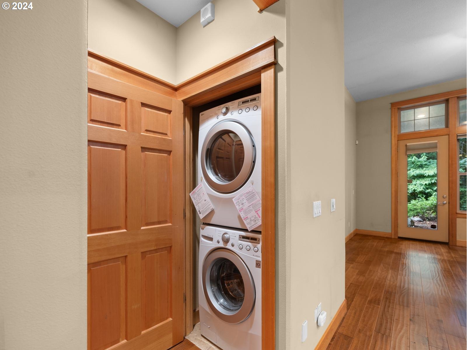 Welches, Oregon 97067, United States, 3 Bedrooms Bedrooms, ,3 BathroomsBathrooms,Residential,Pending,48436