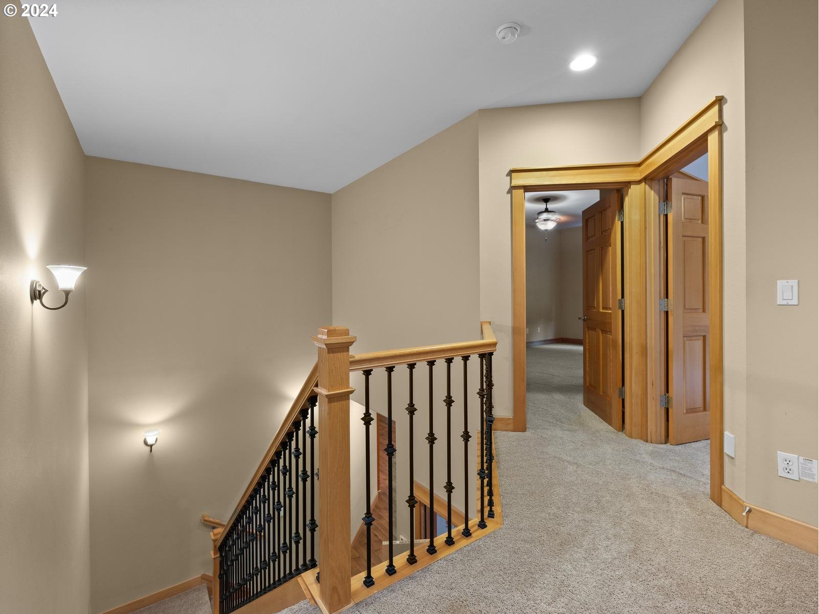 Welches, Oregon 97067, United States, 3 Bedrooms Bedrooms, ,3 BathroomsBathrooms,Residential,Pending,48436