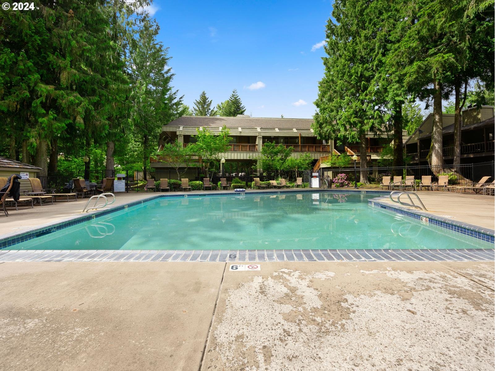 Welches, Oregon 97067, United States, 3 Bedrooms Bedrooms, ,3 BathroomsBathrooms,Residential,Pending,48436