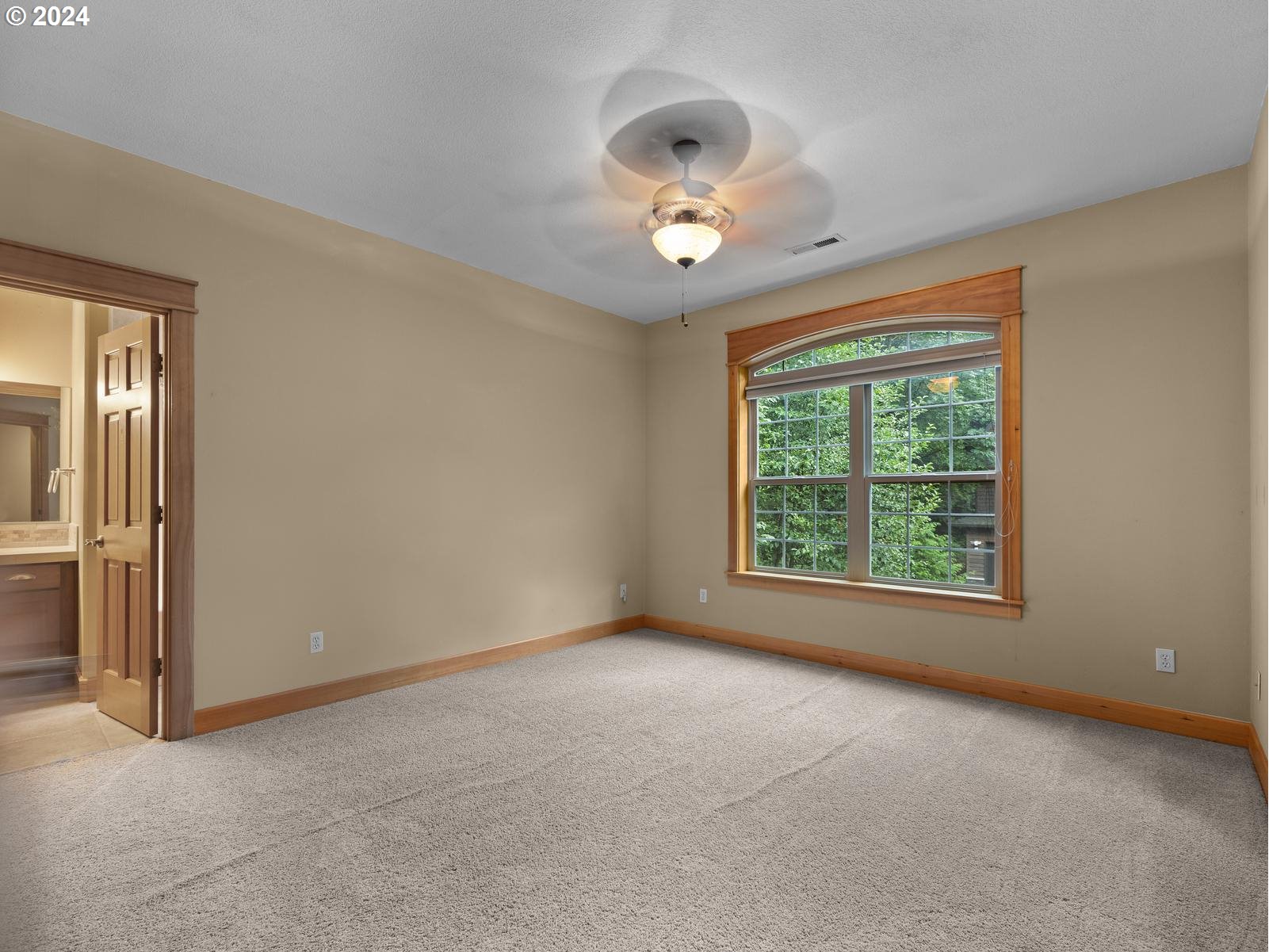 Welches, Oregon 97067, United States, 3 Bedrooms Bedrooms, ,3 BathroomsBathrooms,Residential,Pending,48436